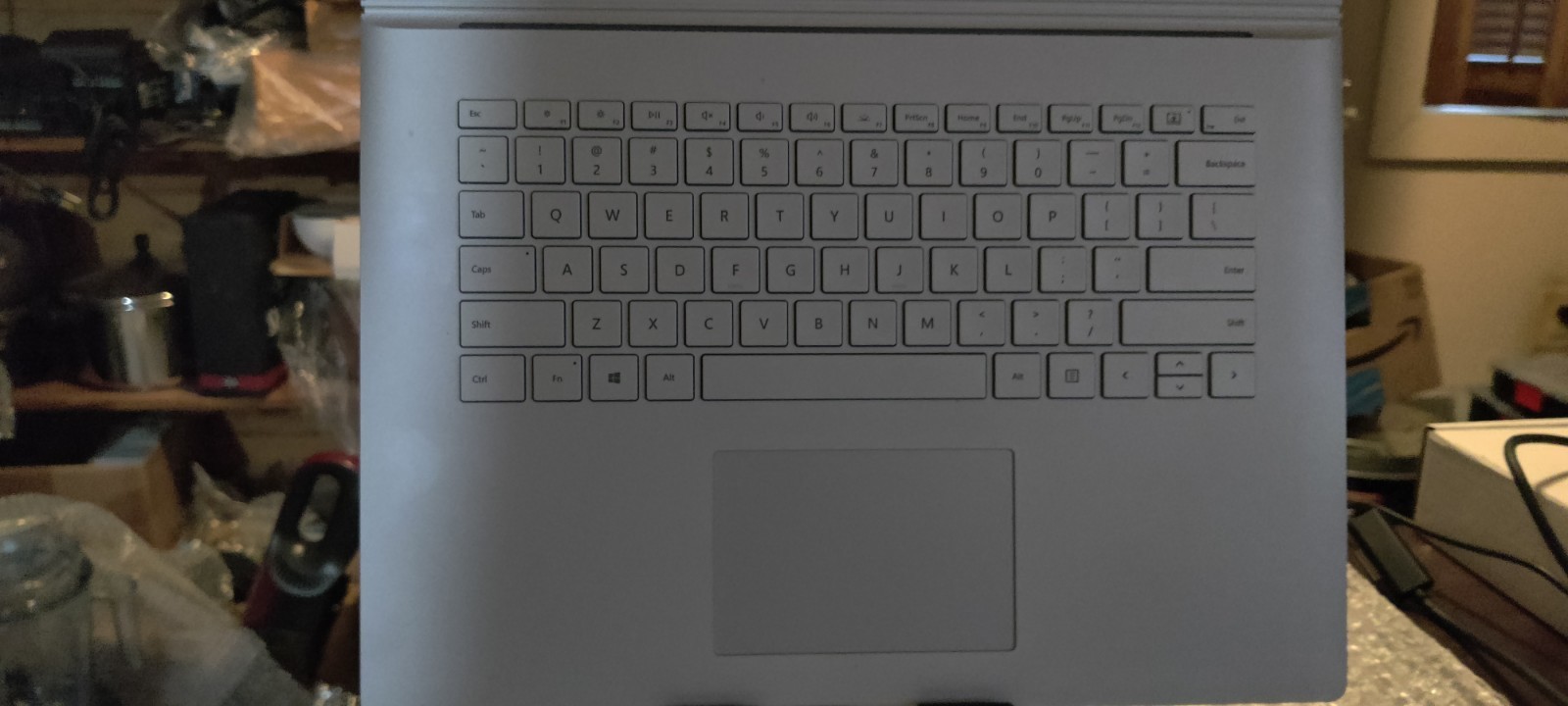 Microsoft Surface Book 2 15″ Performance Base 1813 NVidia 1060 Battery Cycle#284