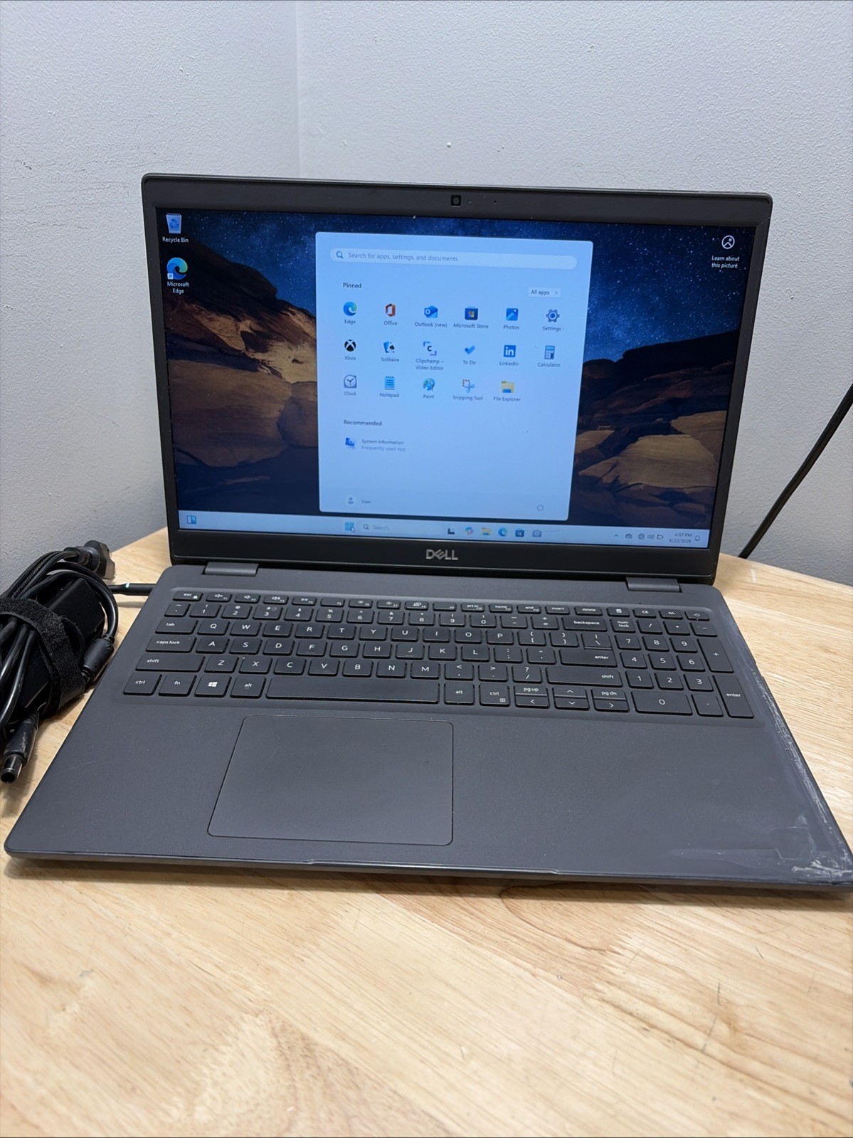 Dell Latitude 3510 15″ Core i5-10210u 1.60GHz 8GB 256GB SSD WCam Win 11 Pro