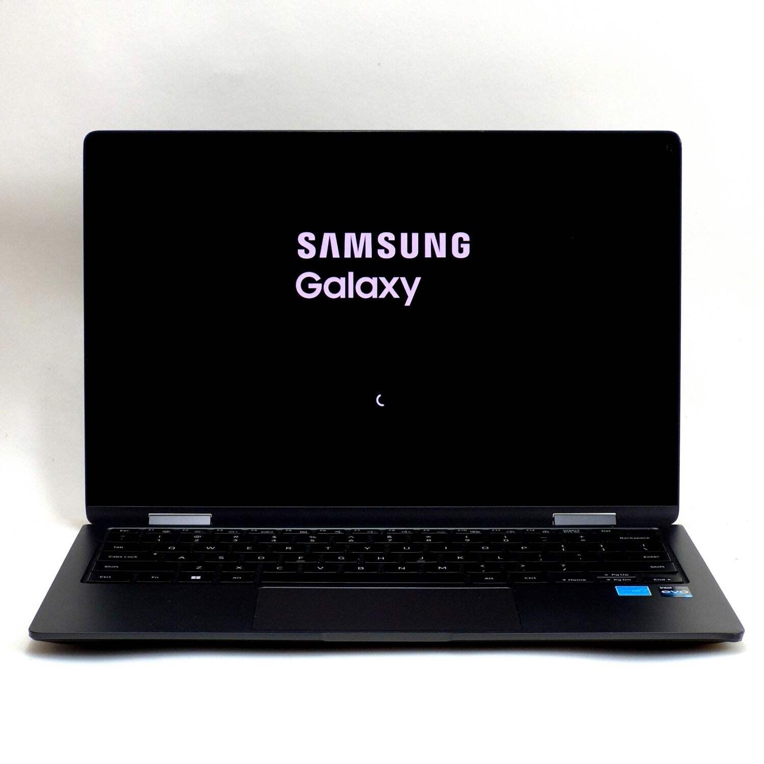 Samsung Galaxy Book 3 NP730QFG 13.3″ i5-1340P 1.9GHz 8GB RAM 512GB SSD
