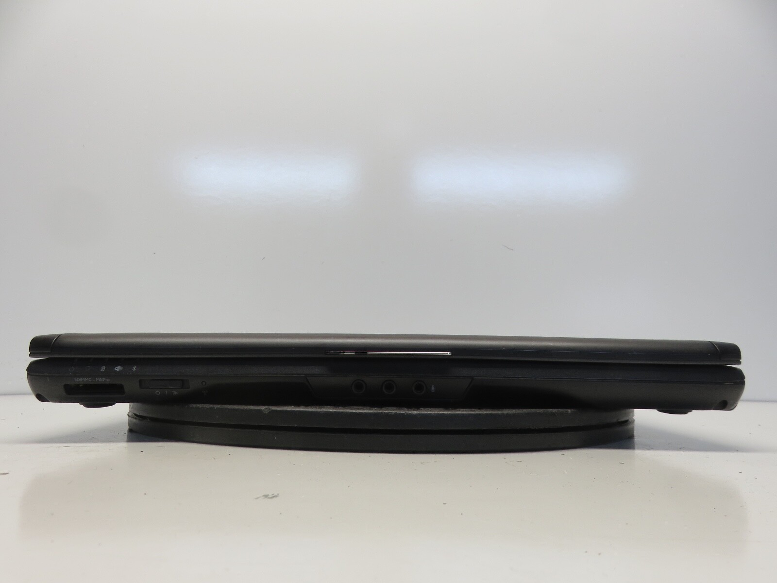 Dell Vostro 1400 Intel Core 2 Duo 06FD 1.6GHz 1 GB NO HDD No Batt