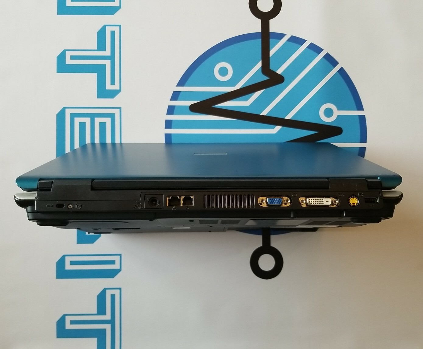 Toshiba Satellite P100 17.1″ Laptop Centrino Duo T2500 2.00GHz 1GB RAM No HD 49W