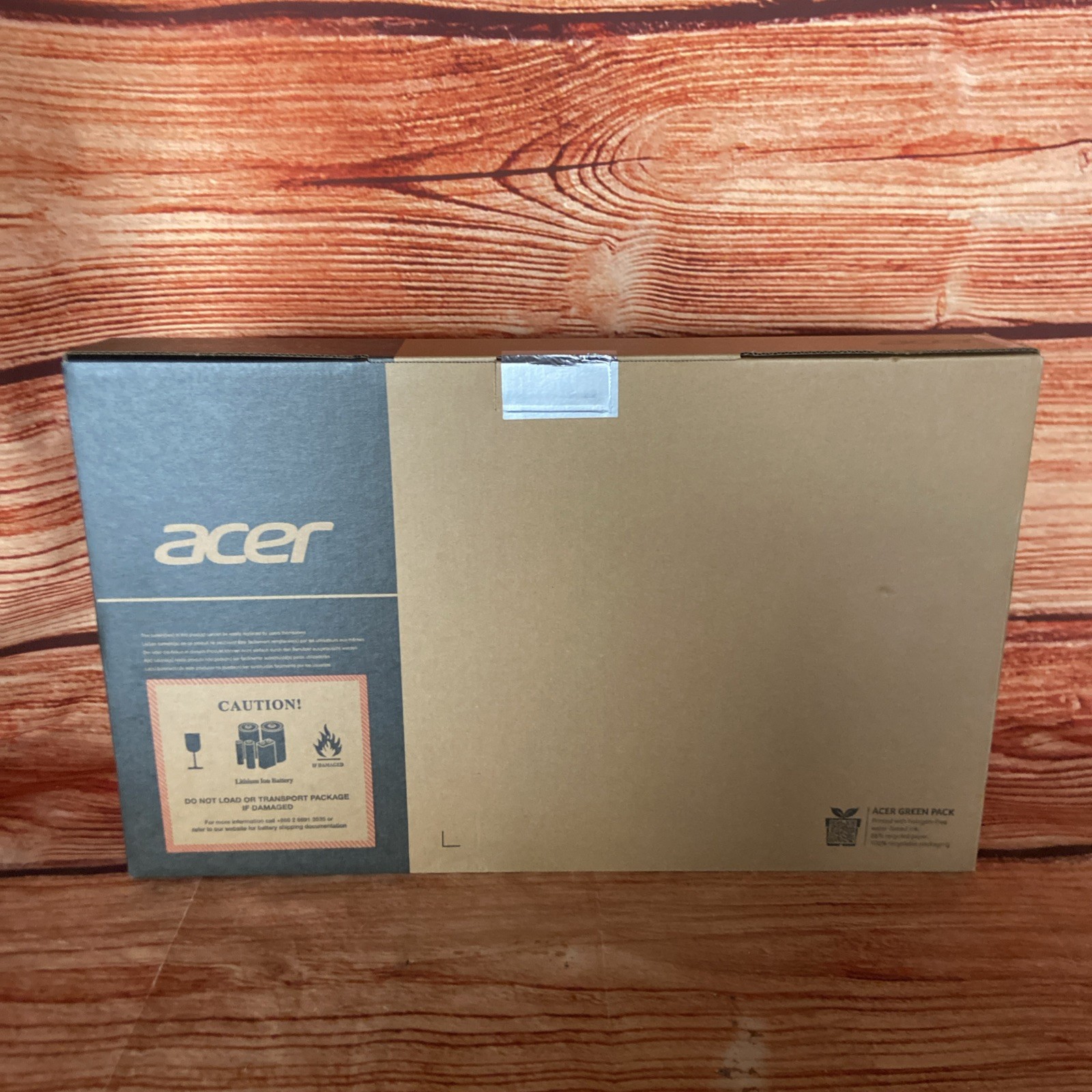 Acer Aspire E15 15.6″ Intel 4 GB DDR3 500 GB HDD – Intense Violet Brand New
