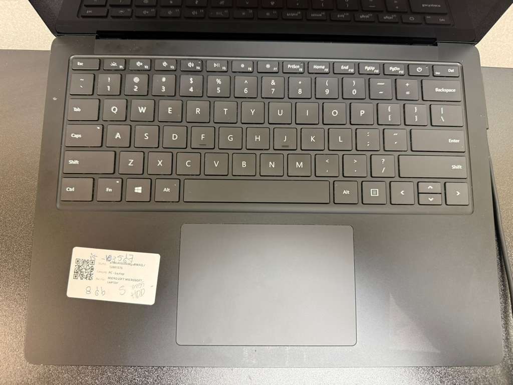 Microsoft Surface Laptop 3 13.5″ i5-1035G7 8GB RAM – DOESN’T BOOT