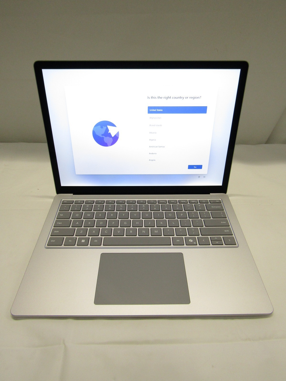 Microsoft Surface Laptop 6 3.8GHz Core Ultra 5 135H 8GB 256GB SSD 13.5″ Win 11 C