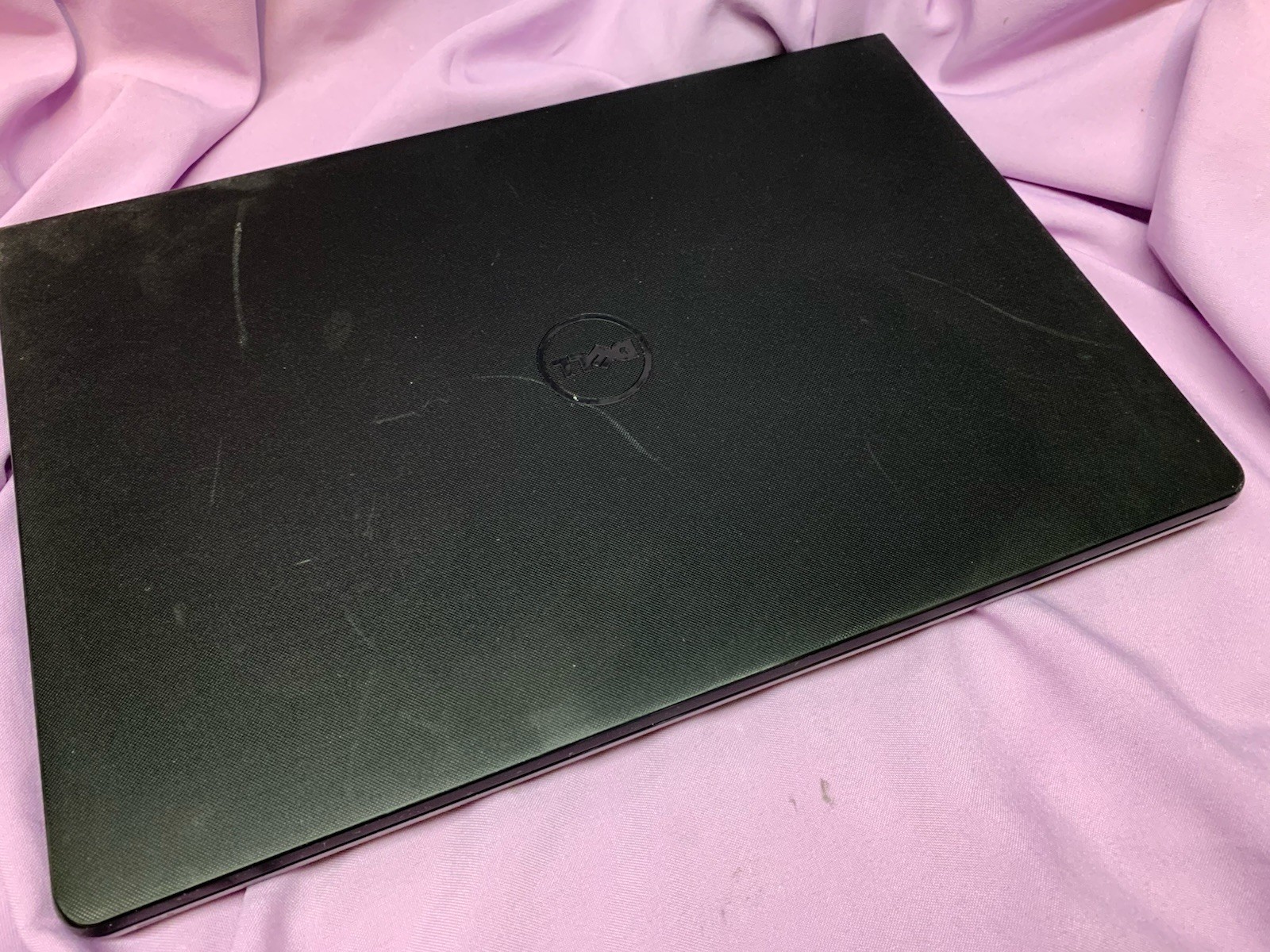 Dell Inspiron 15 P47F 15.6″ Laptop. Read Description