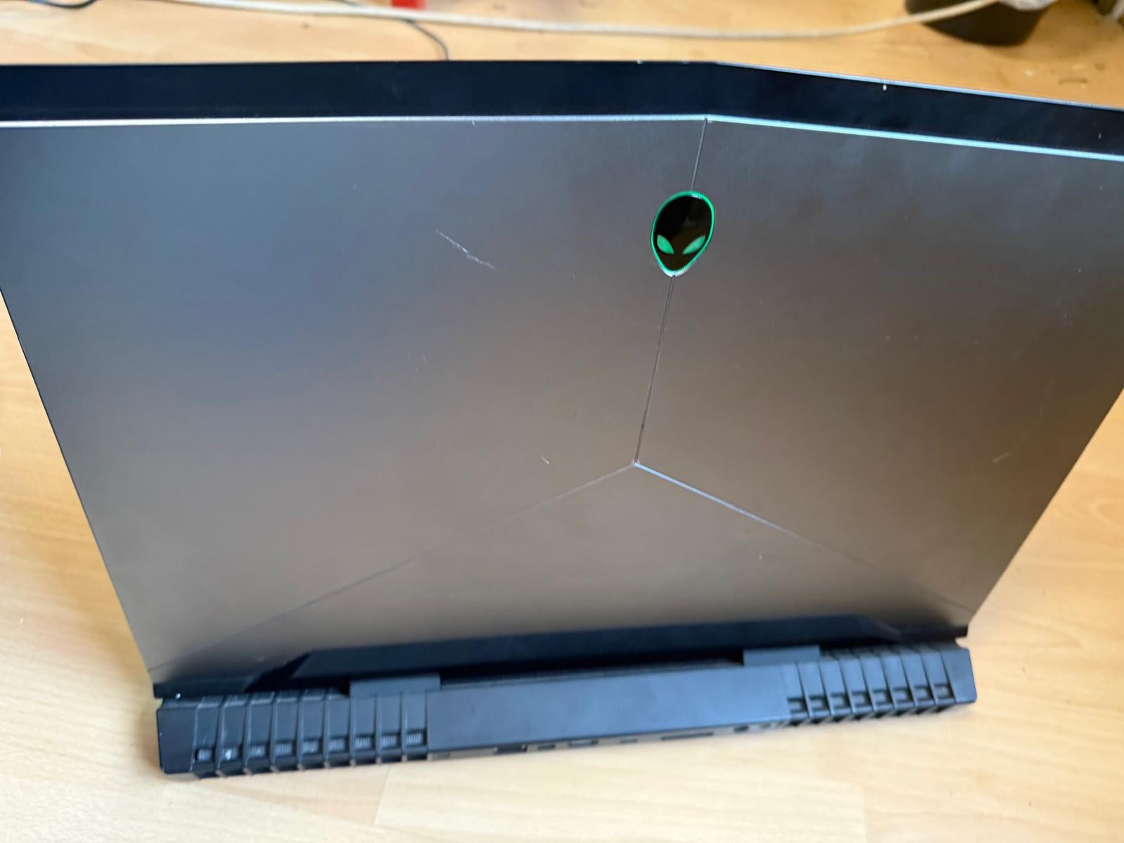 Dell Alienware Gaming 17.3 inch, GTX 1060,i7-77000,16GB,512GB SSD,1TB HDD