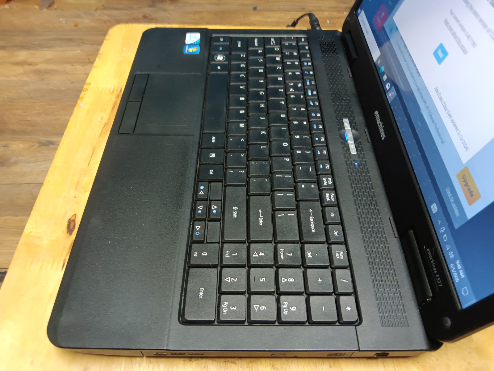 Emachines E527/Core2Duo T6600/2.20ghz/4gb/160gb/Windows 10 Home/Vga/15.6″