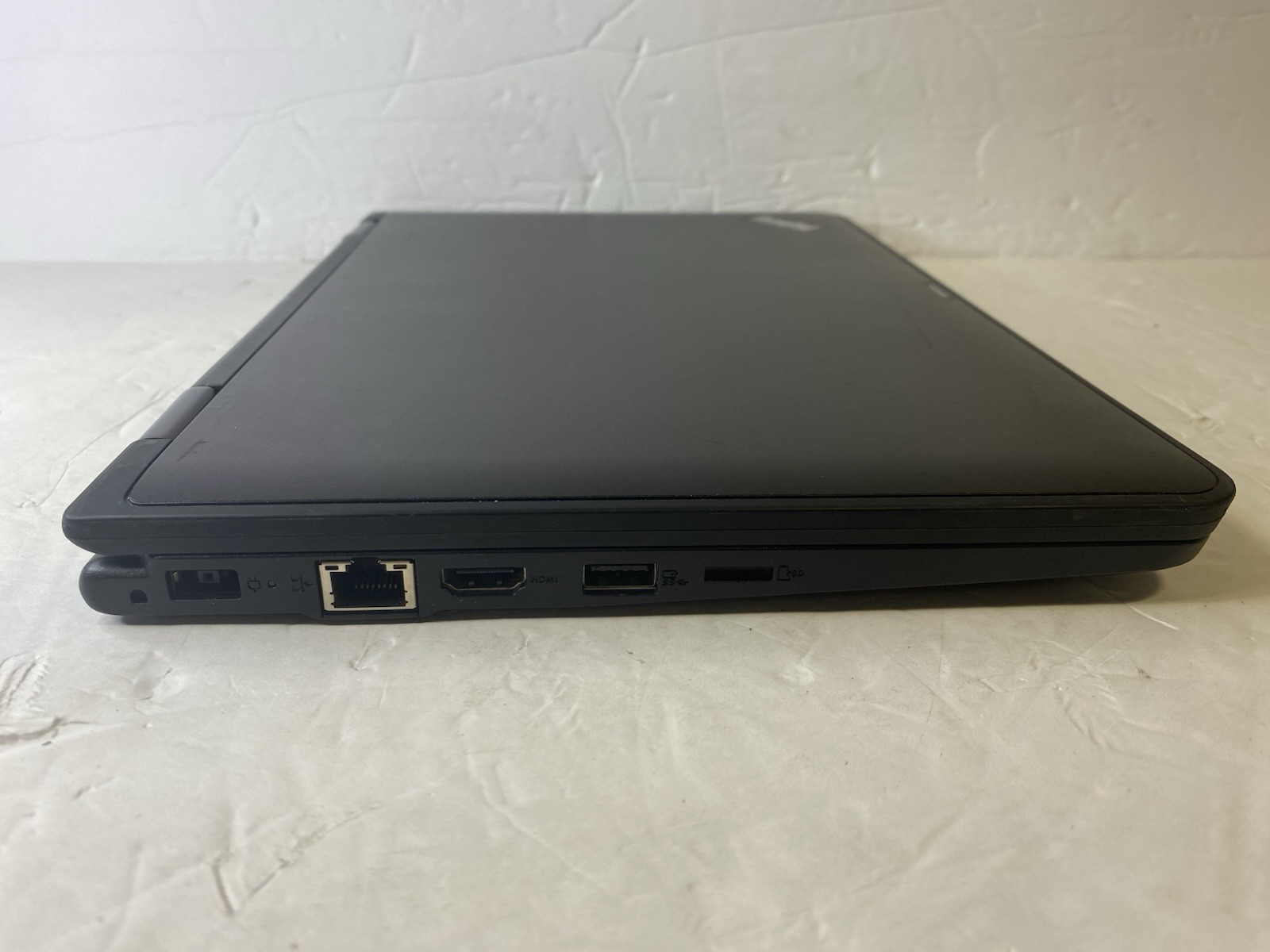 Lenovo ThinkPad Yoga 11e 11.6in 2 in 1 flip TouchScreen Windows 10