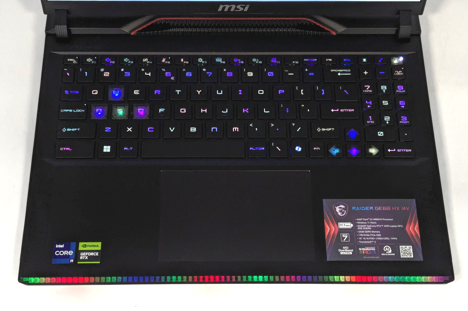 MSI Raider GE68 HX 14VGG 16″ i9-14900HX 32GB DDR5 1TB SSD GeForce RTX 4070 W11H