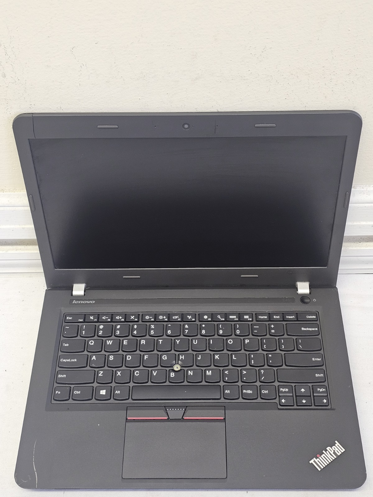 Lenovo ThinkPad E450 Laptop – AMD A6-7000 – 8GB RAM – 500GB HDD – Win 10 – READ