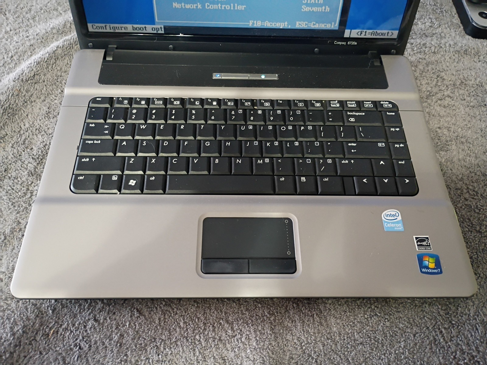 HP Compaq 6720s Intel Celeron M CPU 530