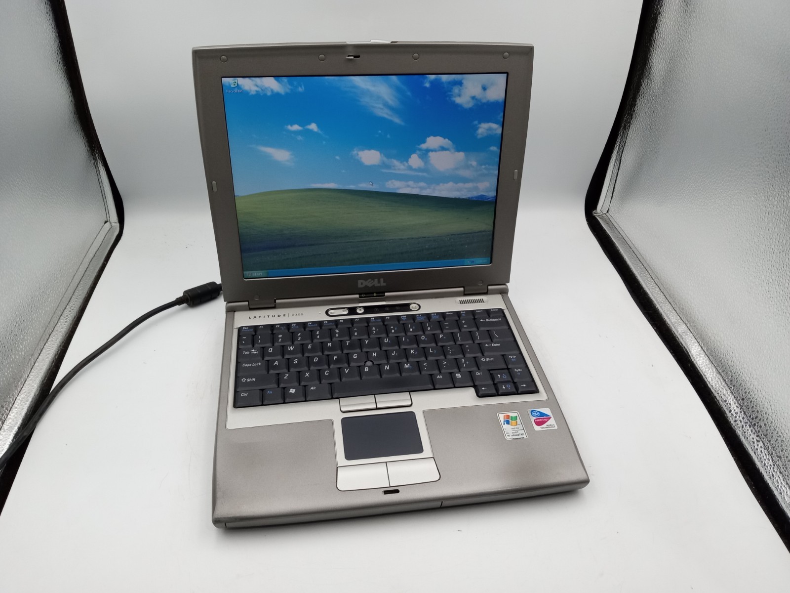 Dell Latitude D400 12.1″ Intel Pentium M 512MB RAM 60GB HDD WinXP – READ -RR