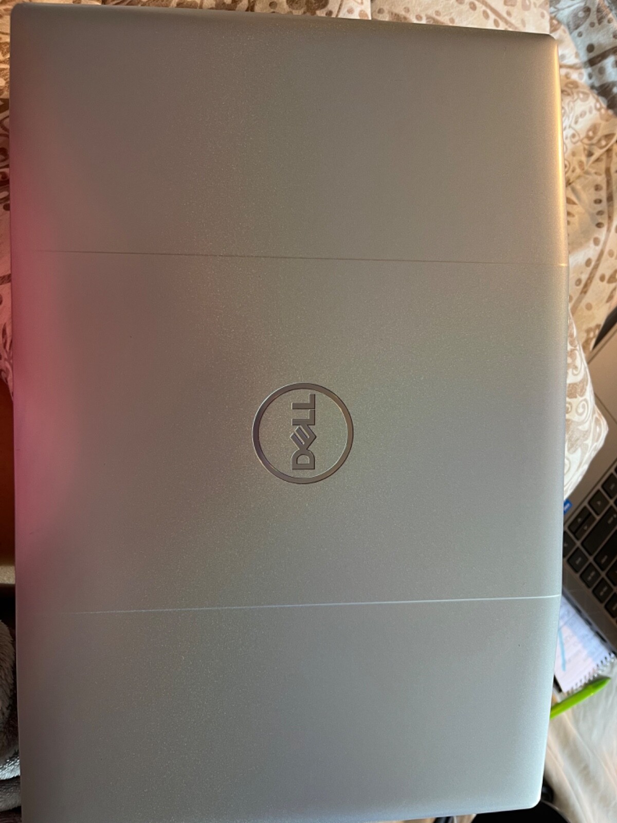 Dell g5 gaming pc. Silver with light up keyboard 