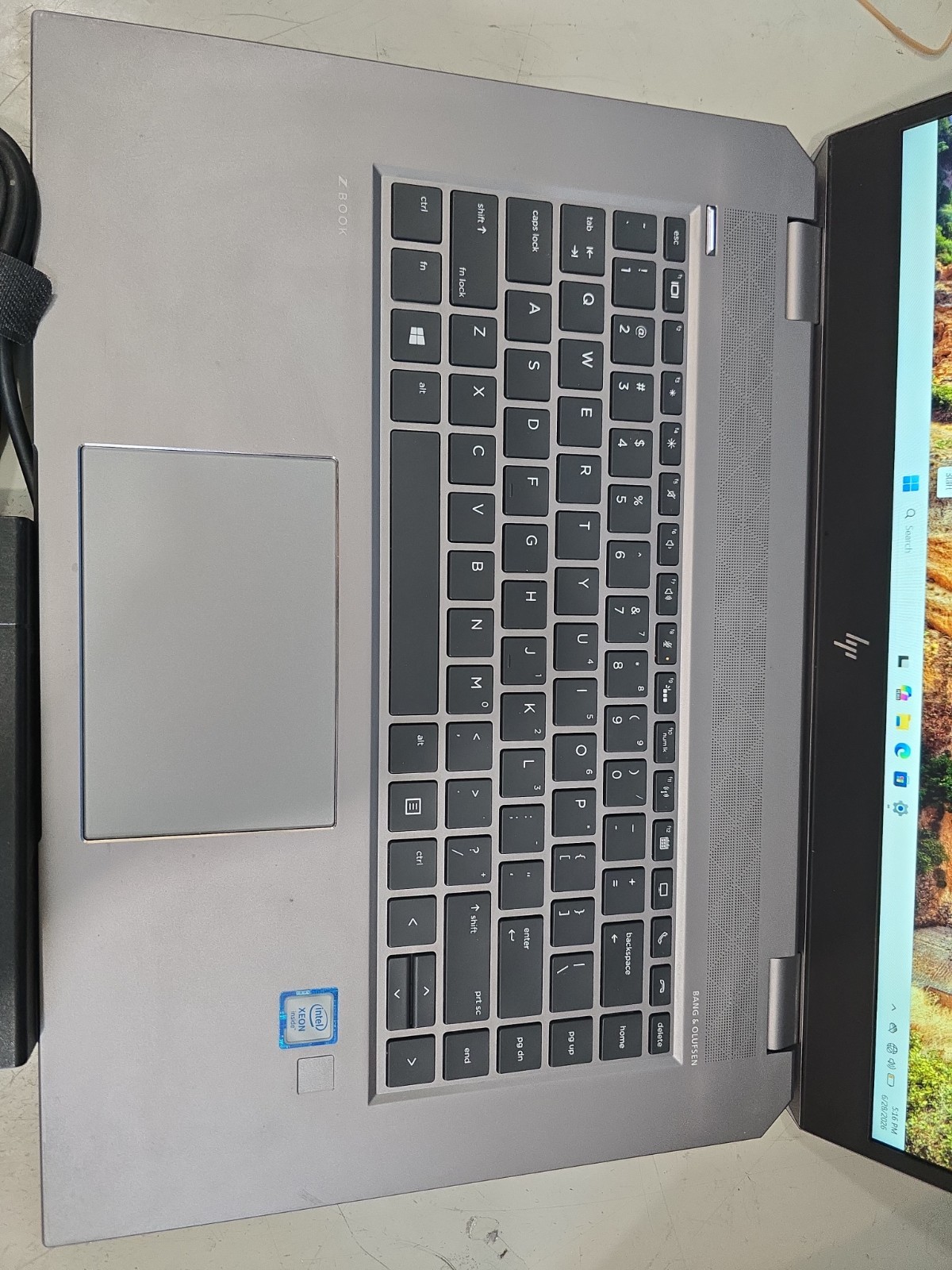 HP Zbook Studio x360 G5 Touch 15.6″ Xeon E-2176M 16GB/512GB Quadro P1000 11 Pro