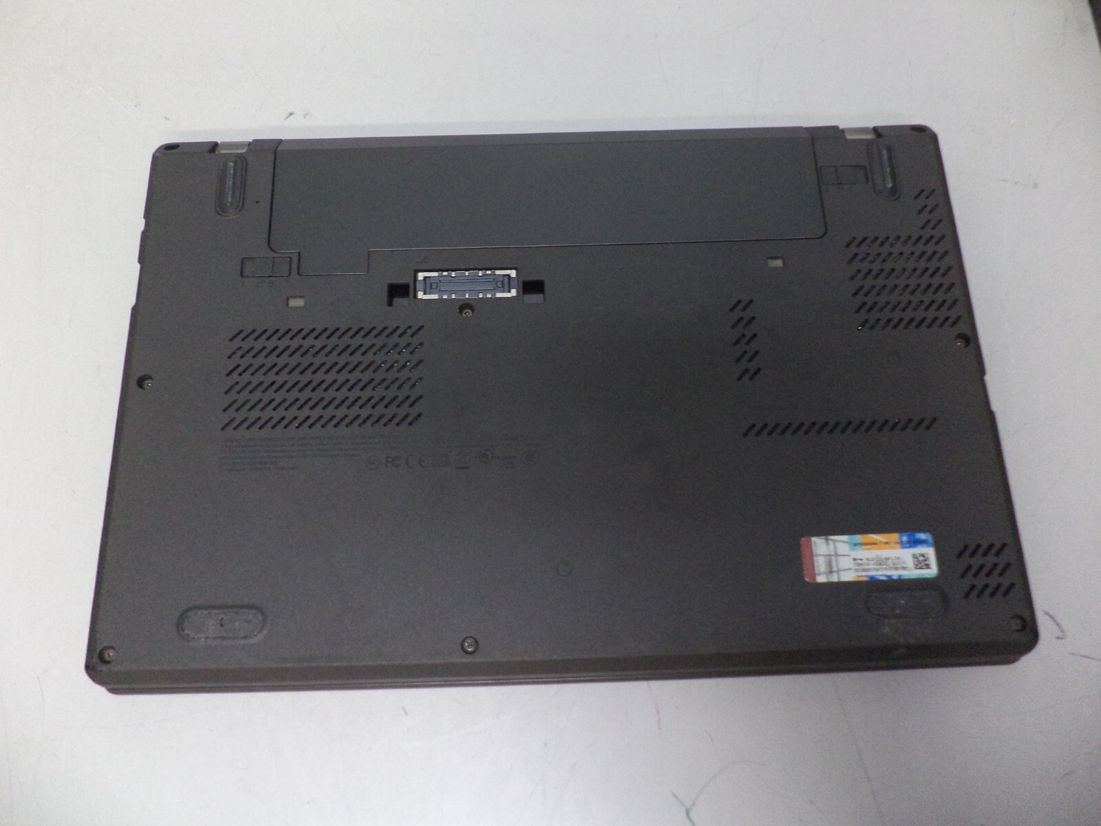 Lenovo ThinkPad X240 12.5″ i7-4600U 2.1GHz 8GB/320GB Webcam Laptop [No OS/AC]*