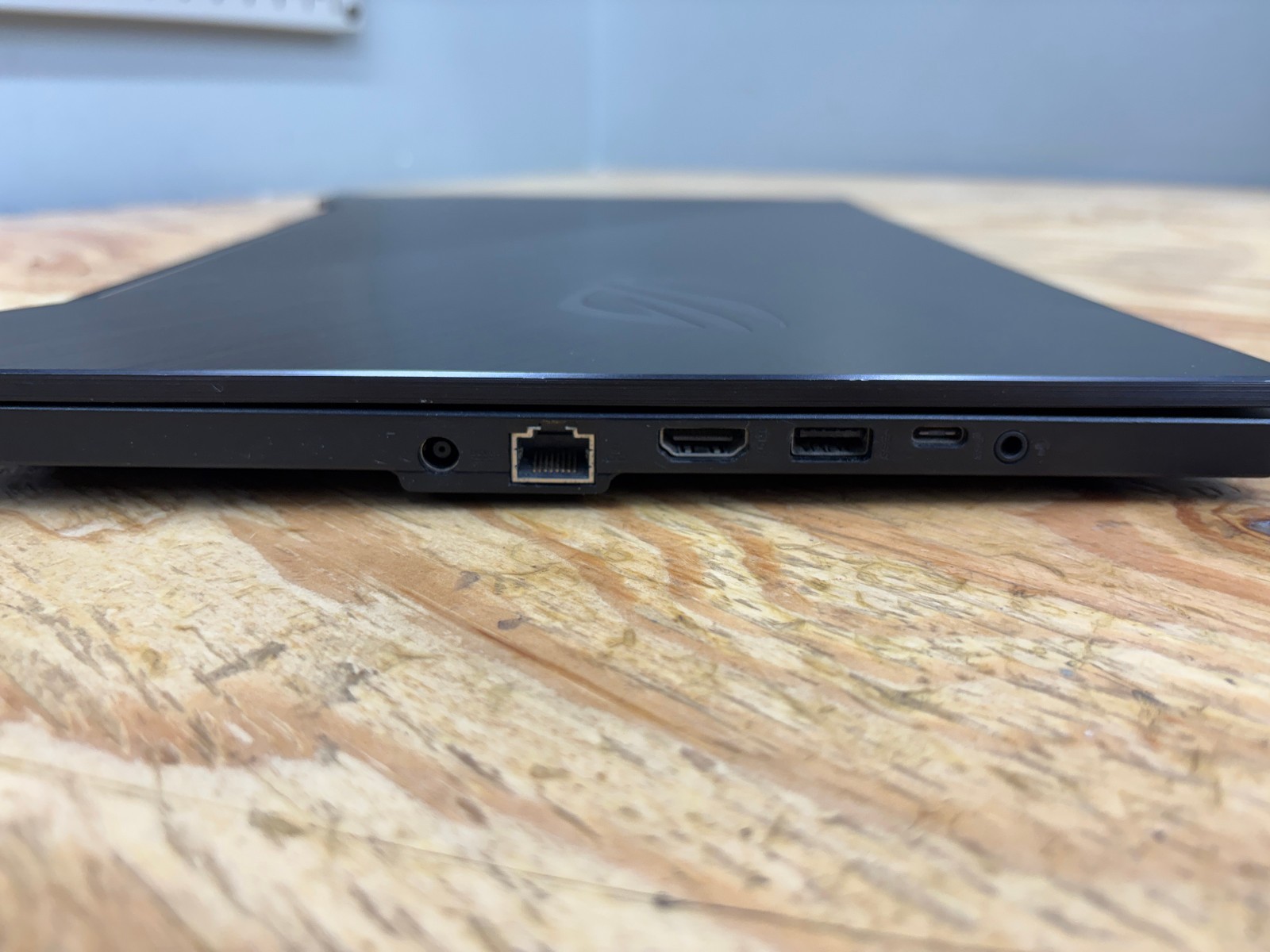 ASUS ROG Zephyrus G GA502DU 15.6 Ryzen 7 3750H GTX 1660Ti 16GB 512GB SSD Win11