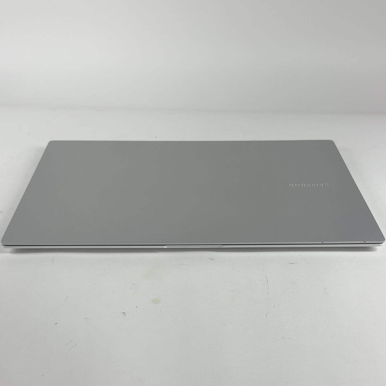 Samsung Galaxy Book Pro NP950XDB 15.6″ i5-1135G7 2.4GHz 8GB RAM 512GB SSD