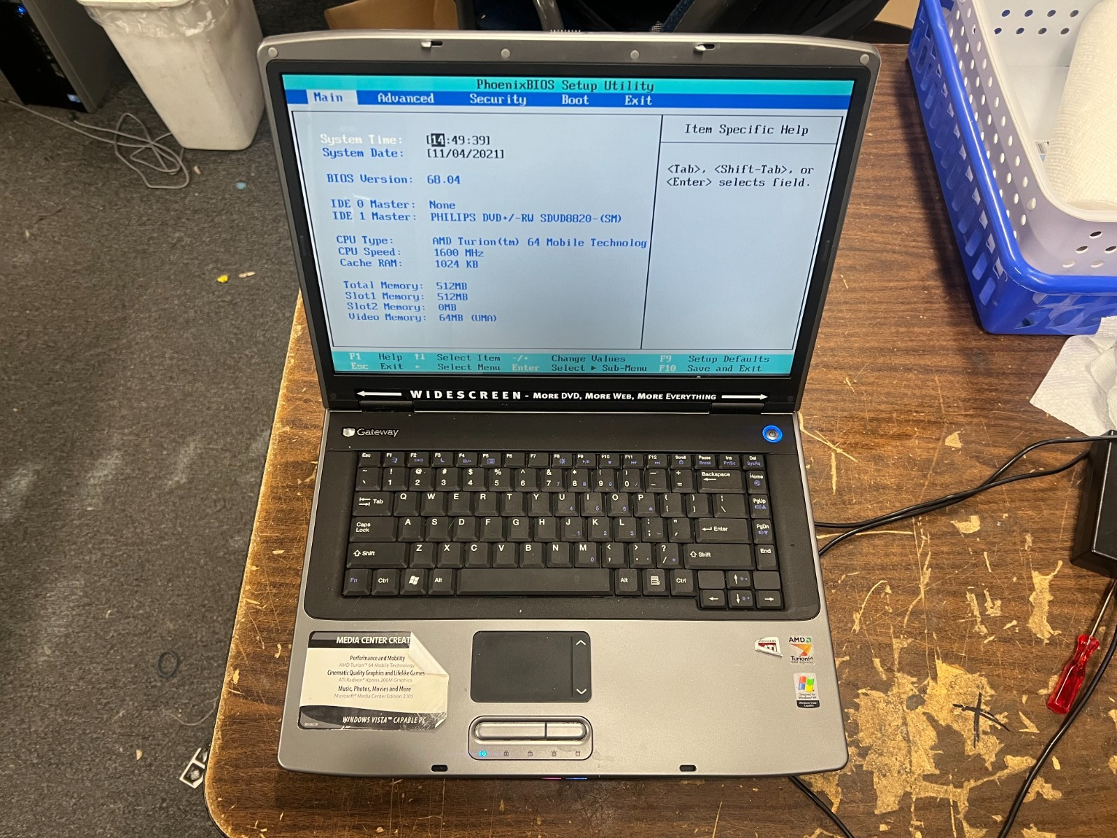Gateway MA3 MX64 15.4 in AMD Turion 64 Mobile 1600 MHz 1 GB No HDD No No OS