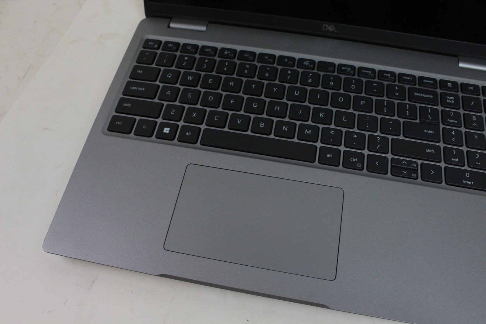 AS IS PARTS NO POWER Dell Latitude 5540 15.3″ i7-1365U 8GB RAM NO HDD