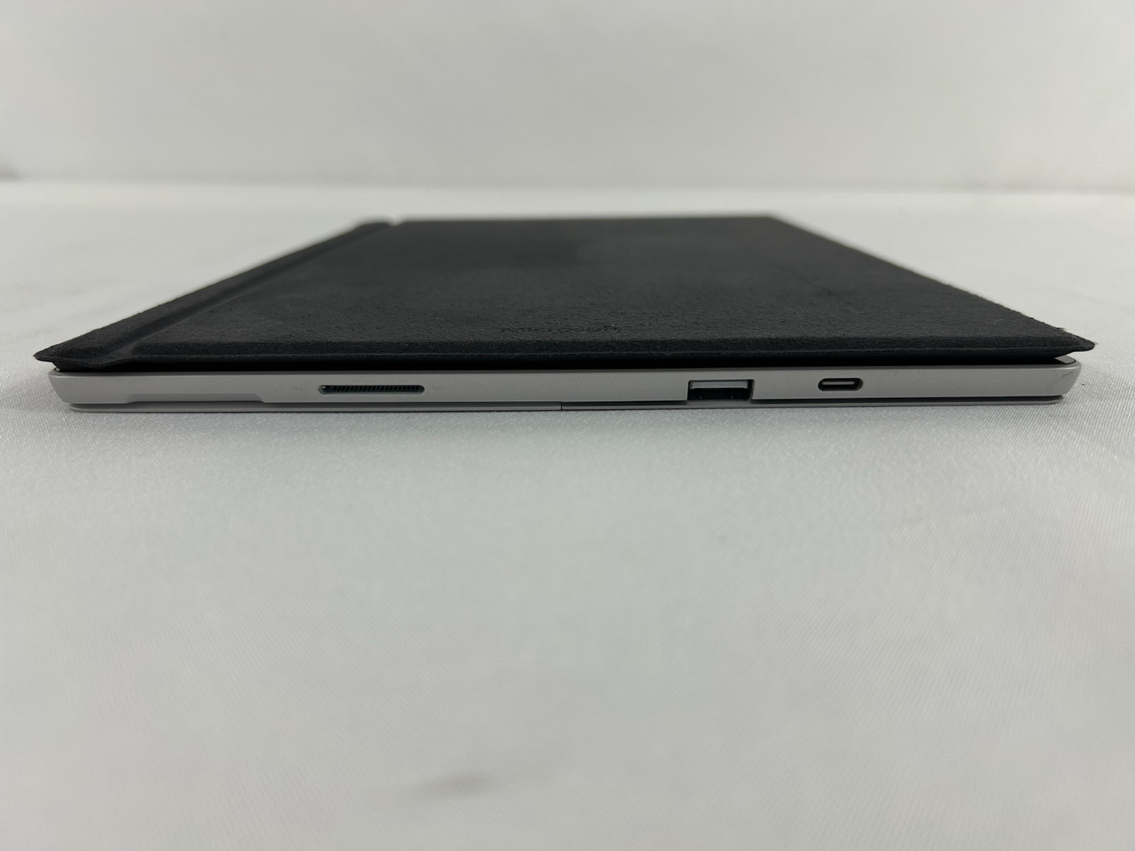 Microsoft Surface Pro 7 12.3″| i7-1065G7 | 16GB RAM | 256 GB NVMe | W11Pro
