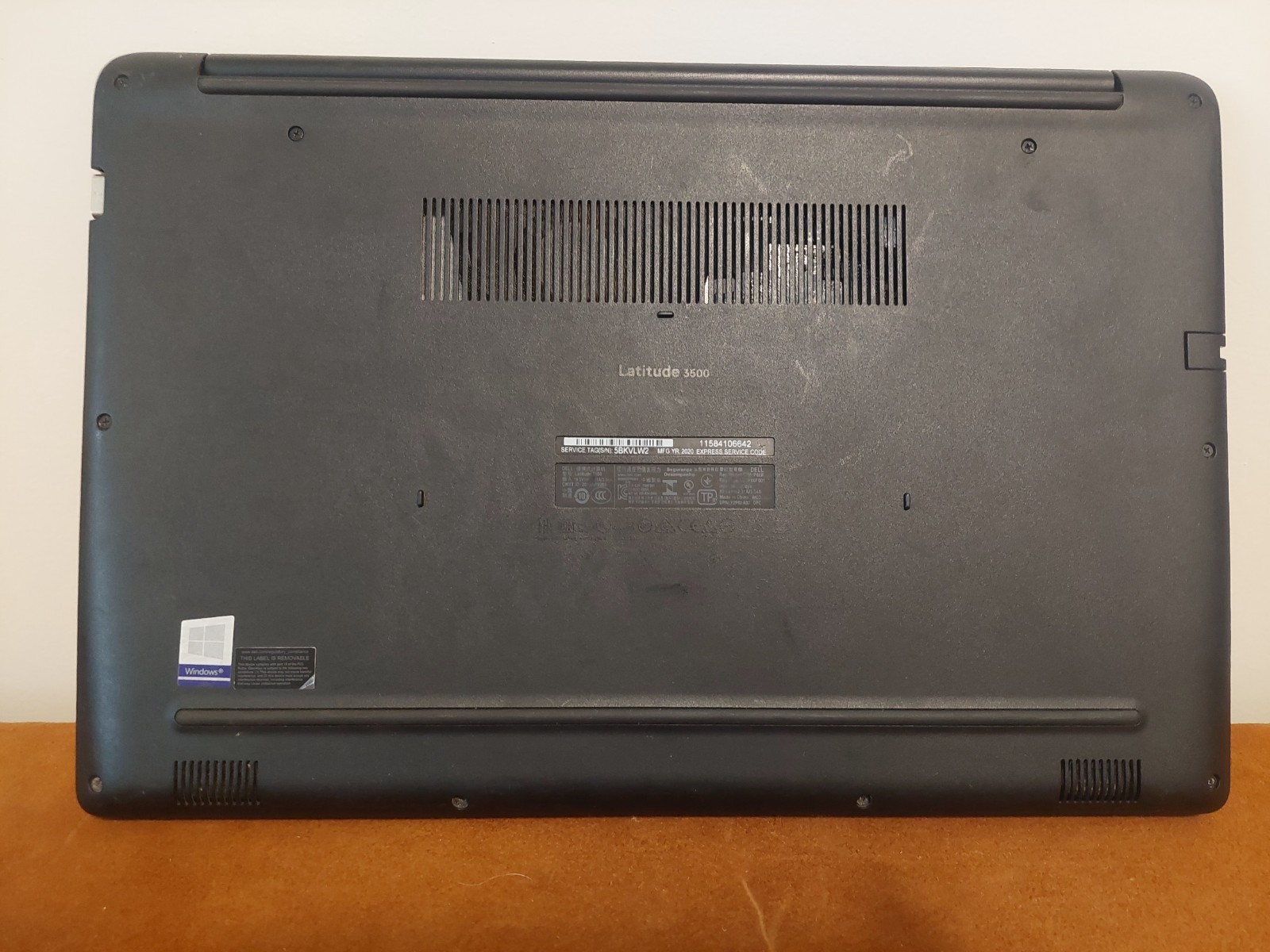 Dell Latitude 3500 i5-8265U 256GB SSD 16GB DDR4 Win 11Pro