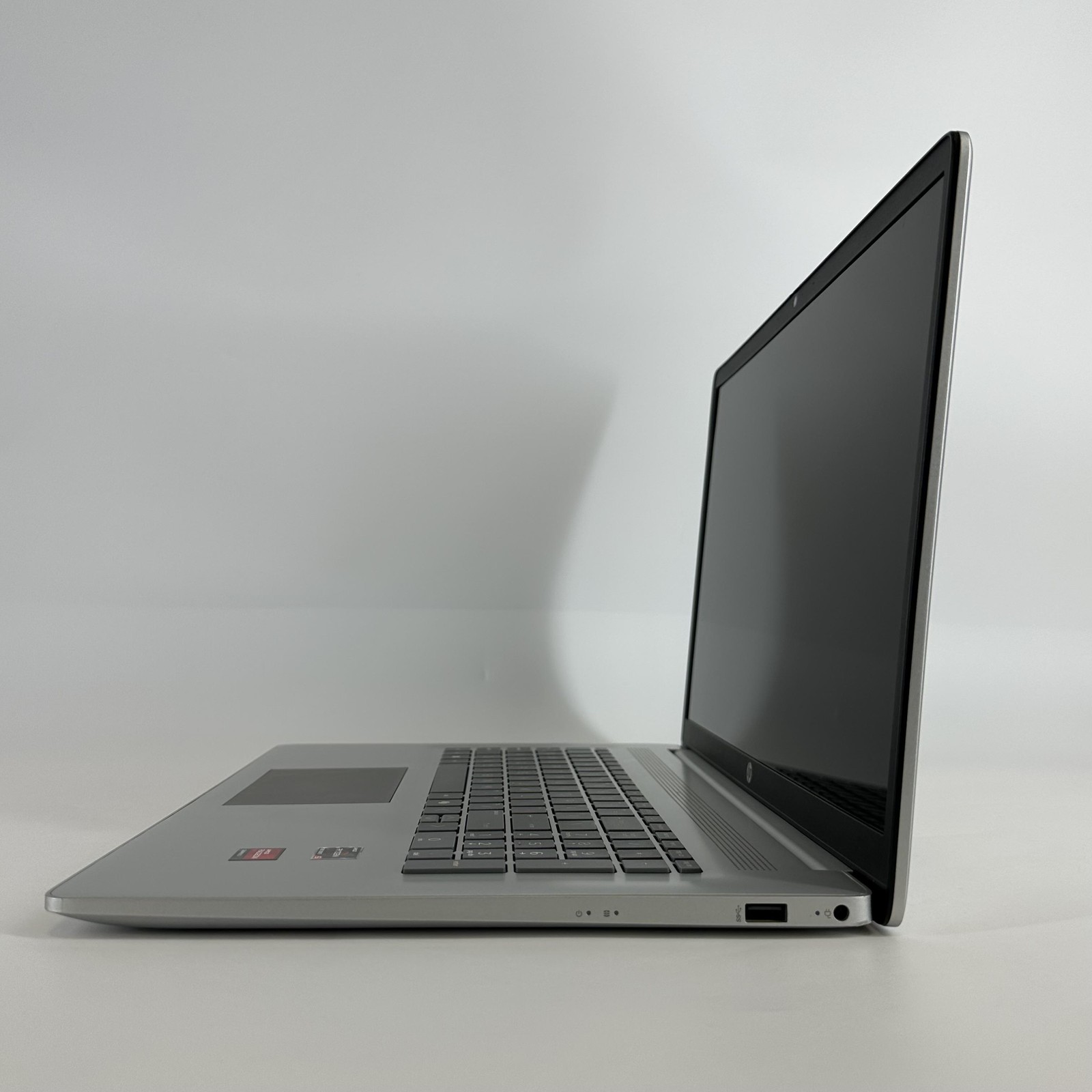 HP Laptop 17-cp3155cl HD TOUCH 2.3 GHz Ryzen 5 7430U 64GB 2TB SSD Very Good