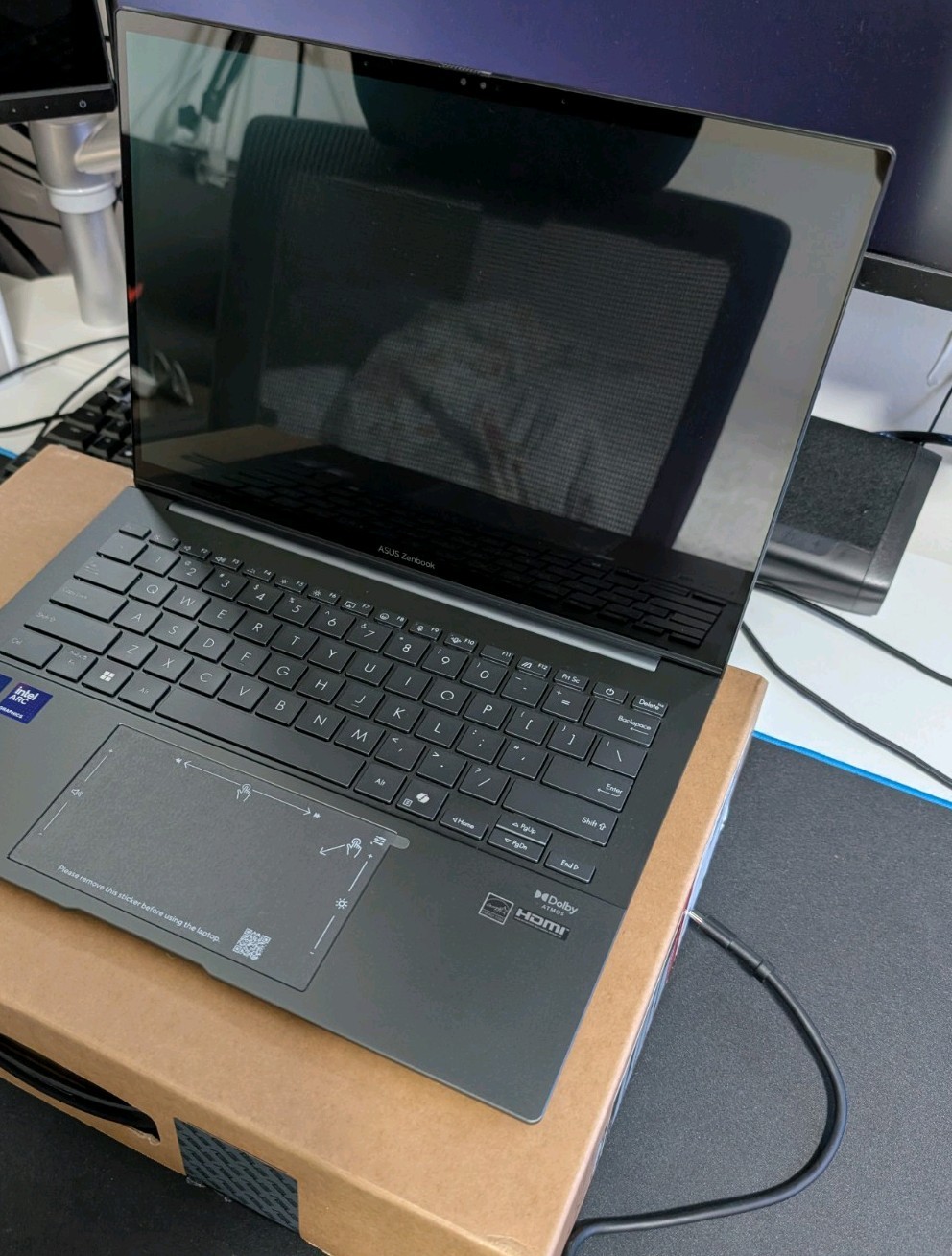 ASUS Zenbook 14″ WUXGA OLED Touch Laptop Intel Core Ultra 7 255H 16GB RAM 512GB