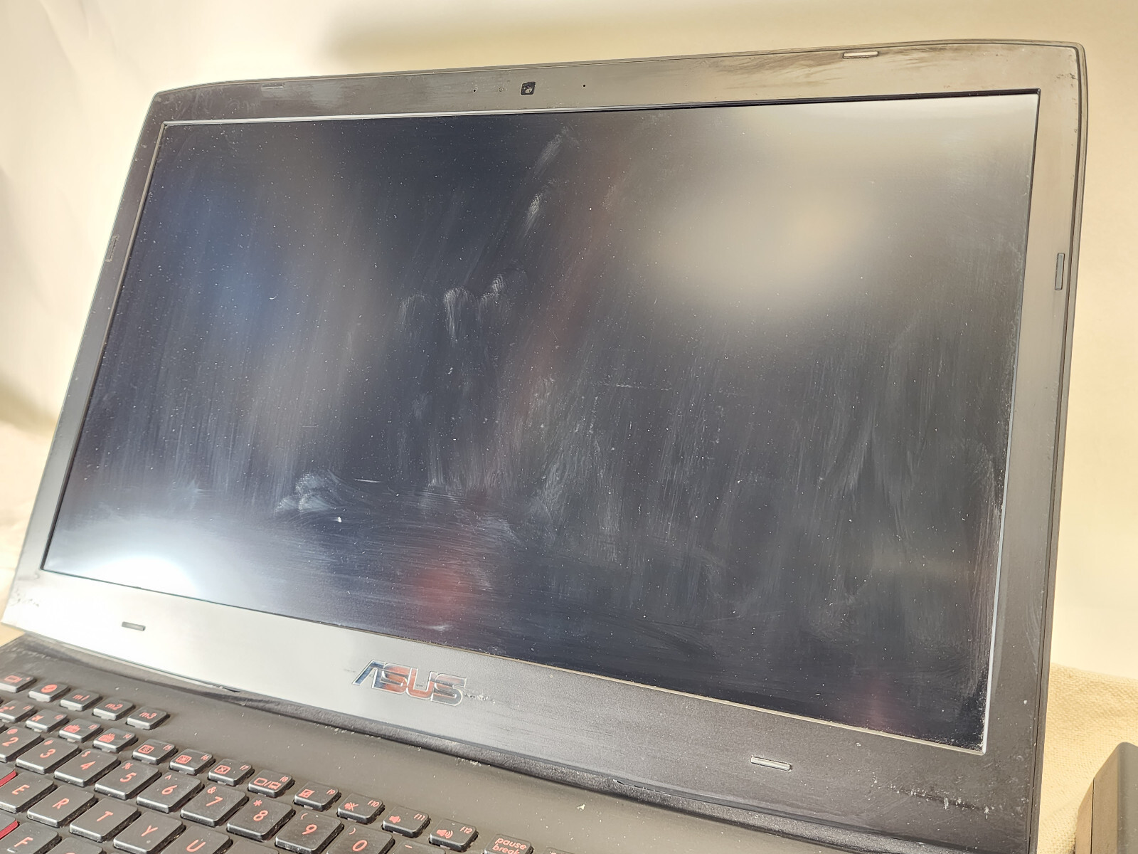 ROG Black Red Gaming Laptop 17″ ASUS G751J i7-4710HQ 2.50 GHz GTX980M 1TB HD 24G