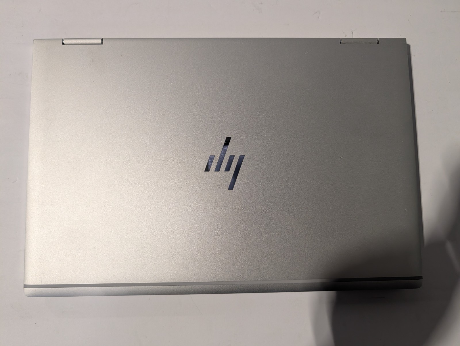 HP EliteBook x360 1040 G6 Core i5-8365U 1.60 GHz 8 GB 256 GB NVMe Windows 11 Pro