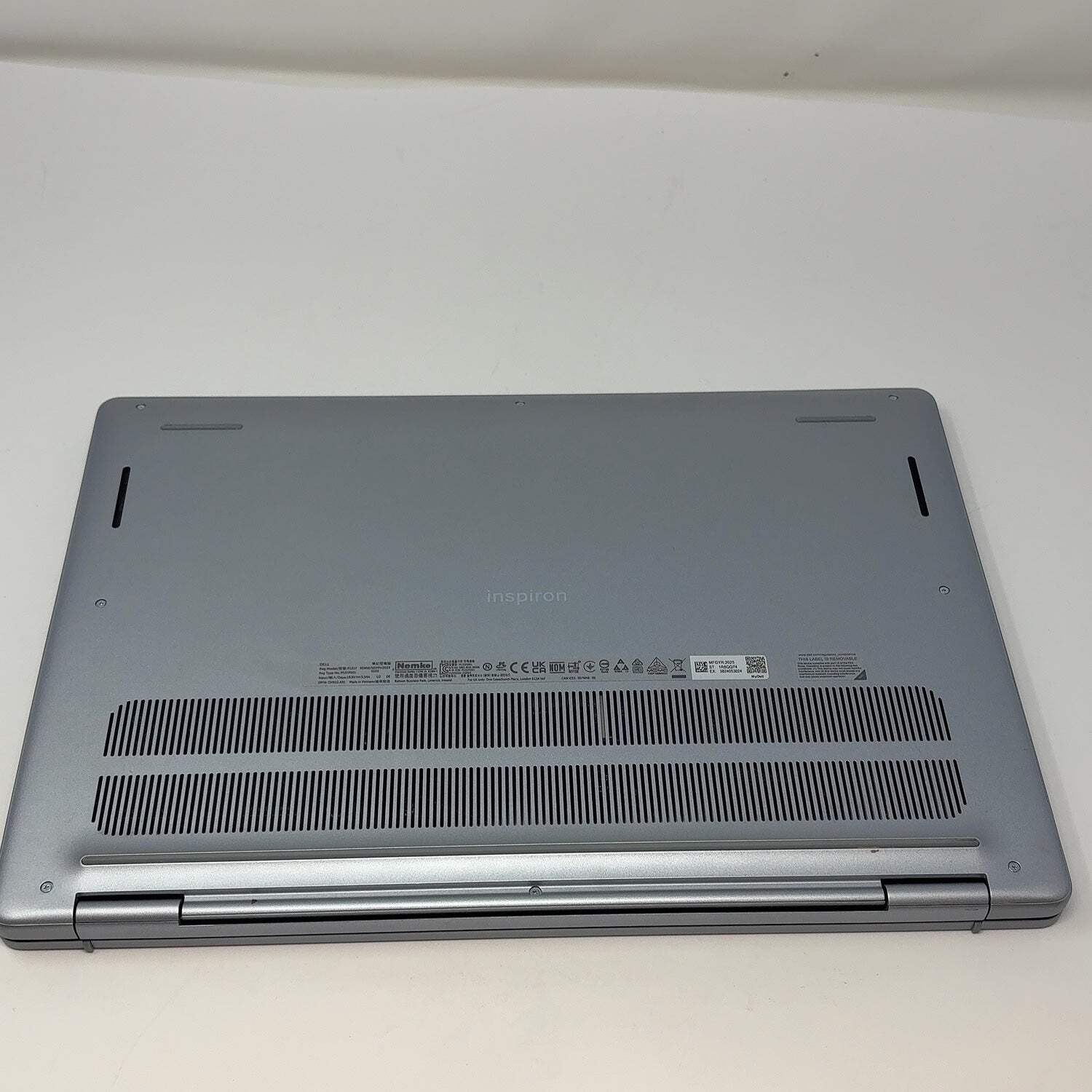 Dell Inspiron 5640 16″ Core 7 150U 1.8GHz 16GB RAM 1TB SSD – Read Description