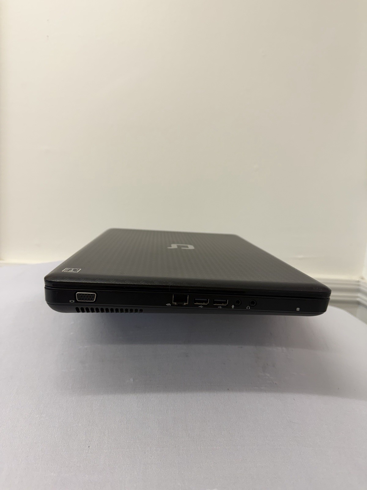 Compaq Presario CQ G2-219wm Laptop – Good Screen – Intel Celeron 900 – Read Desc