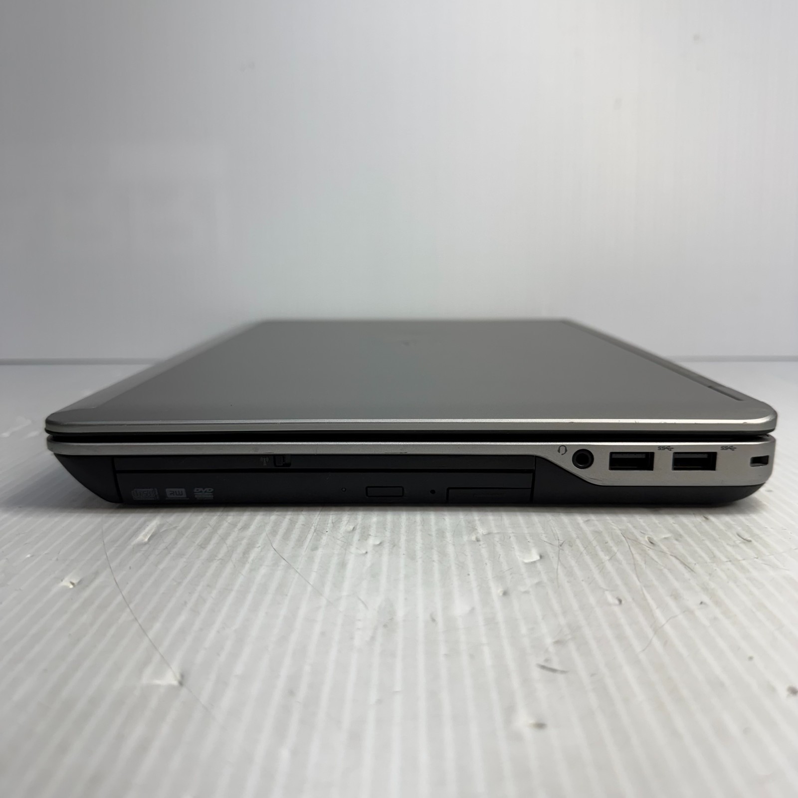 Dell Latitude E6440 i7-4610M 14″ Linux Mint 22.3 Laptop 120GB SSD 8GB *SEE PICS