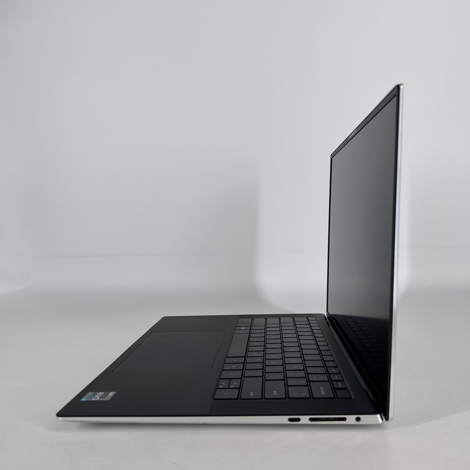 Dell XPS 15 9530 FHD+ 2.4 GHz i7-13700H 32GB 512GB SSD RTX 4060 BENT FRAME