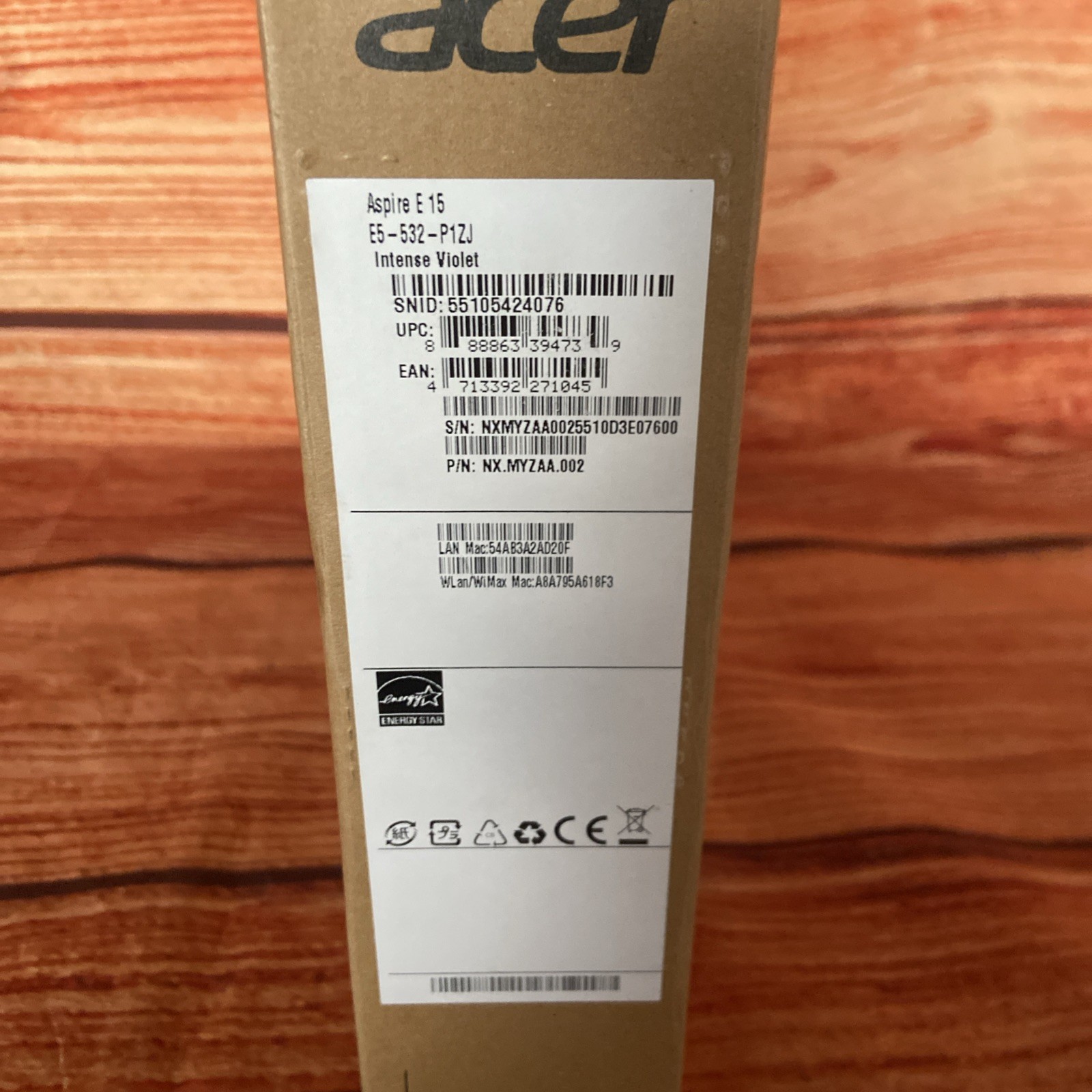 Acer Aspire E15 15.6″ Intel 4 GB DDR3 500 GB HDD – Intense Violet Brand New