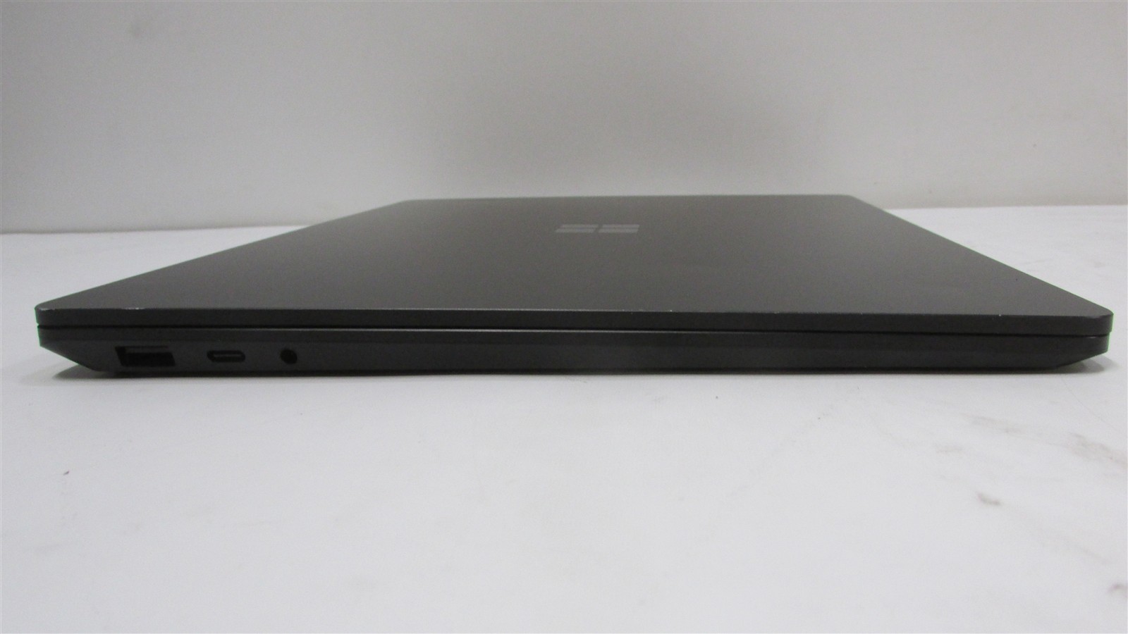Microsoft Surface Laptop 5 1951 i5-1245U 2.5GHz 16GB RAM 512GB 13.5″ Win 11 Pro