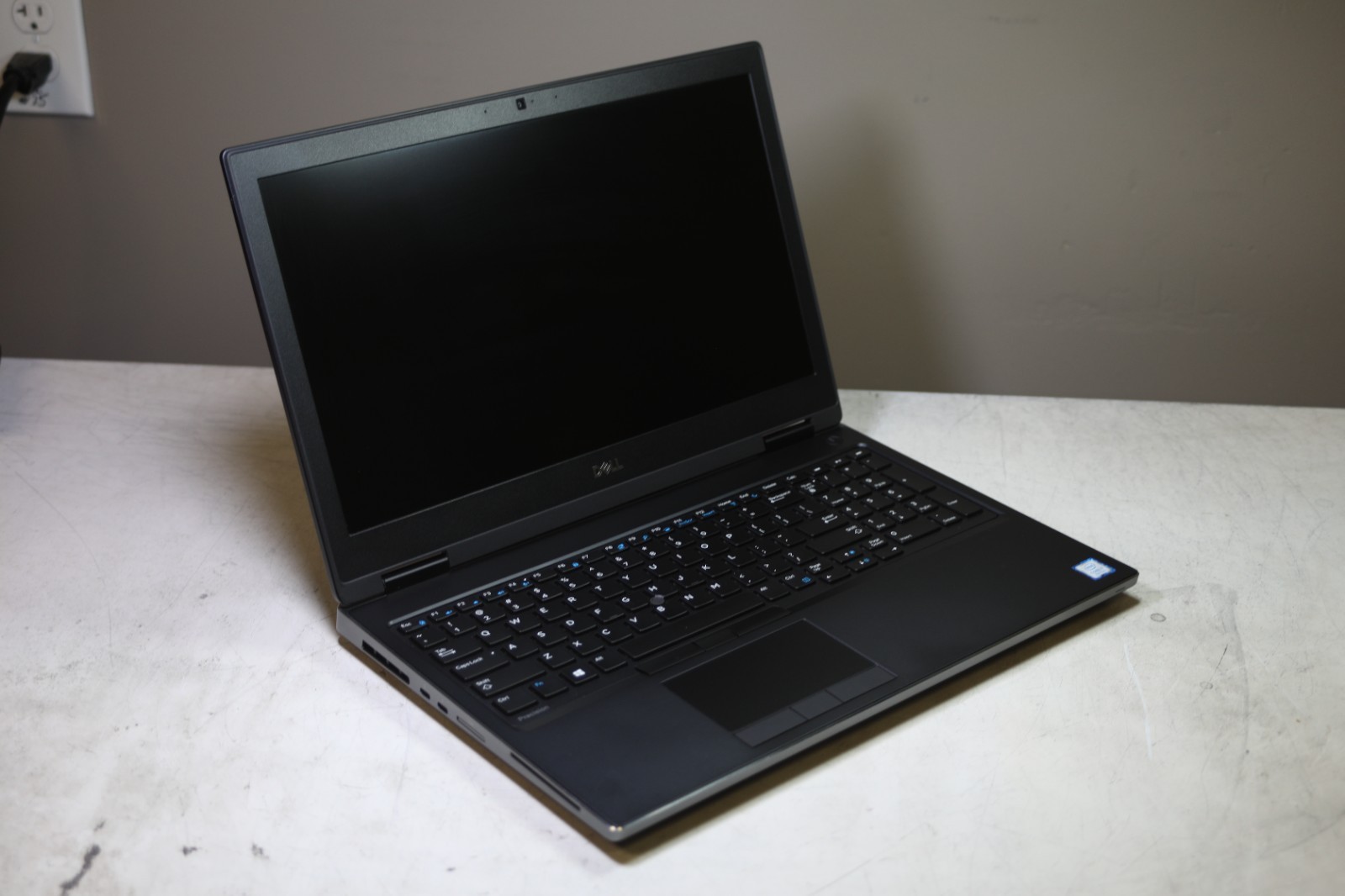 Dell Precision 7530 Intel Core(TM) i7-8850H CPU 2.60GHz-32GB RAM-1TB-NVMe-NO OS