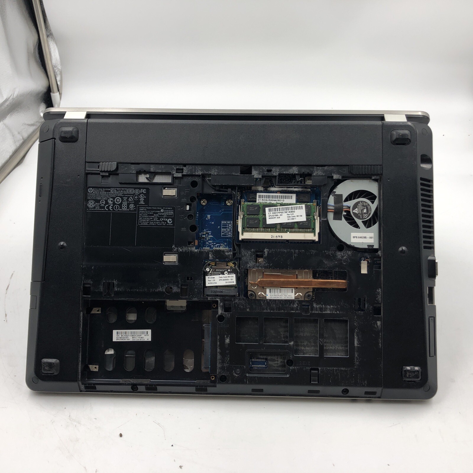 HP Probook 4530S Laptop Intel i3-2330M 2.2GHZ 8GB NO HDD/OS Cracked Screen