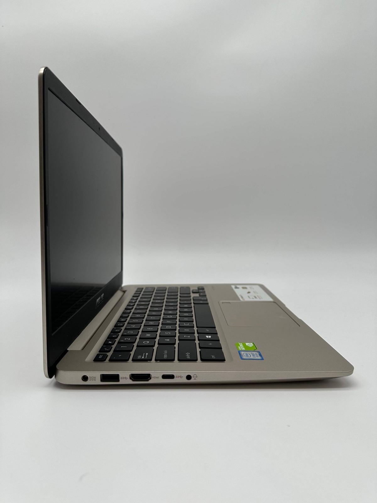 Asus VivoBook S14 14″ Core i7 8th Gen 8GB RAM 256GB Silver Charger Used
