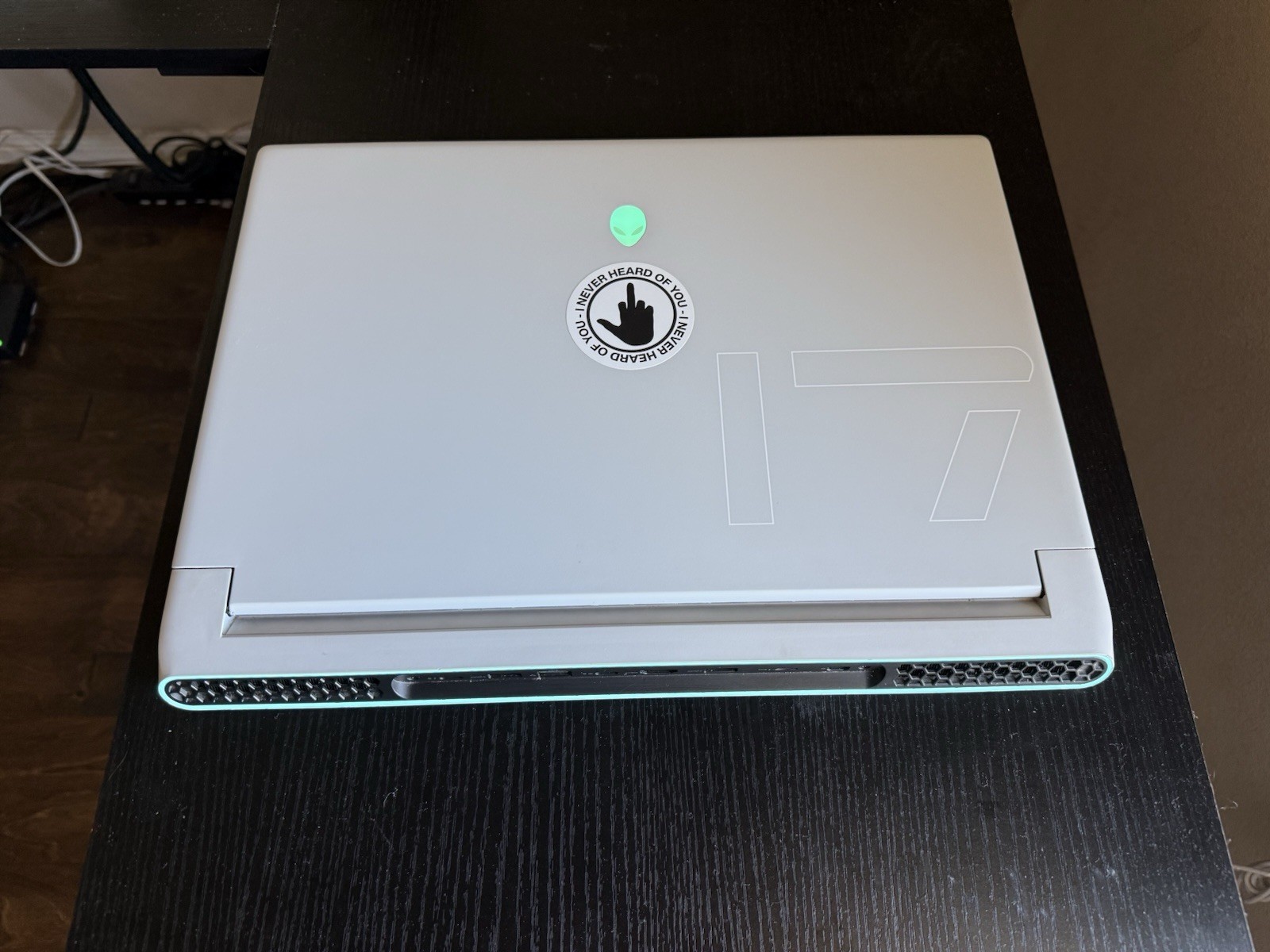 Alienware X17 R1, i7 11800h, RTX 3080, 32 GB RAM, OG Box, 2 TB SSD, RGB TouchPad