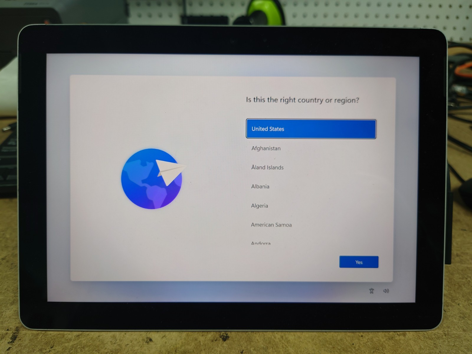Microsoft Surface Go 1825 10″ Pentium 4415Y 8GB RAM 128GB SSD W11H
