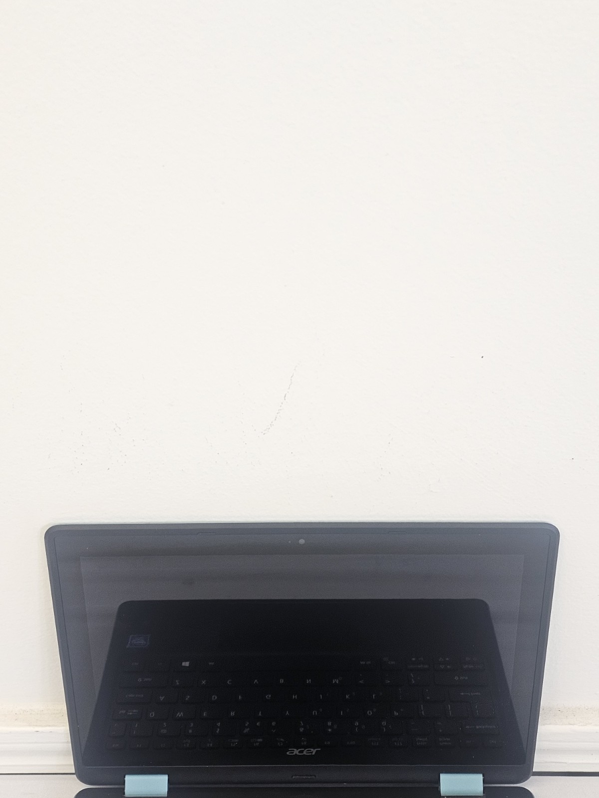 Acer Spin 1 Laptop – Intel Celeron N3350 – 4GB RAM – 32GB SSD – BAD BATT – READ
