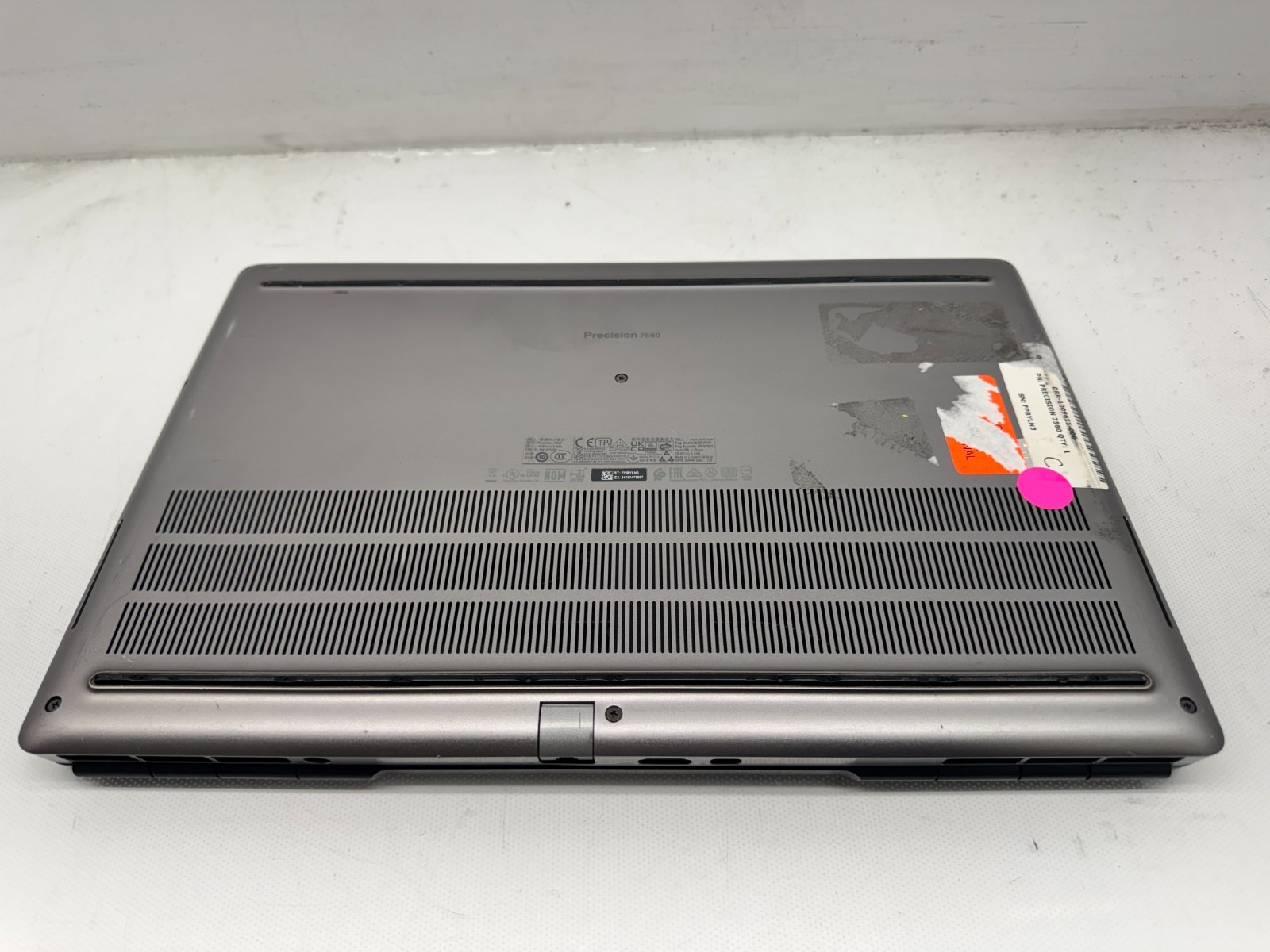 Dell Precision 7560 15.6″ Intel i9-11950H@2.6GHz 32GB 1TB A4000 *READ*