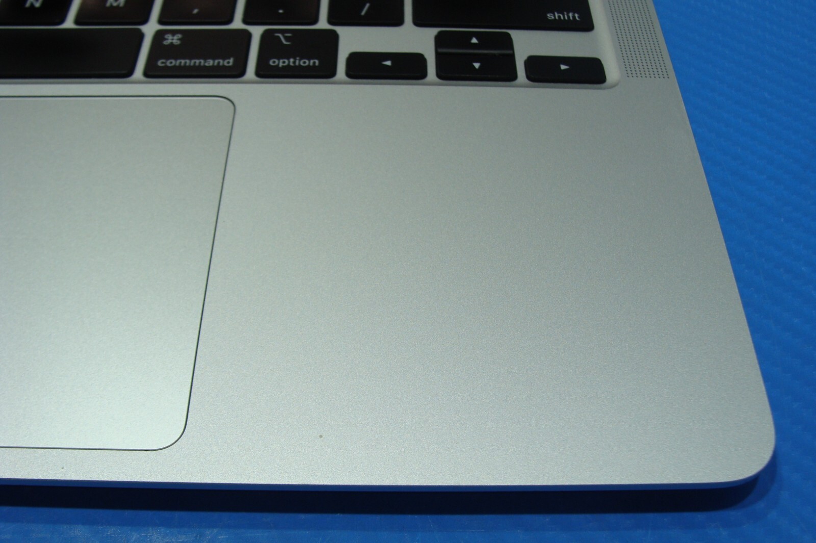 Apple MacBook Air A2337 13.3″ M1 (2020) 8CPU/7GPU 8GB 256GB MGN63LL/A OS Ventura