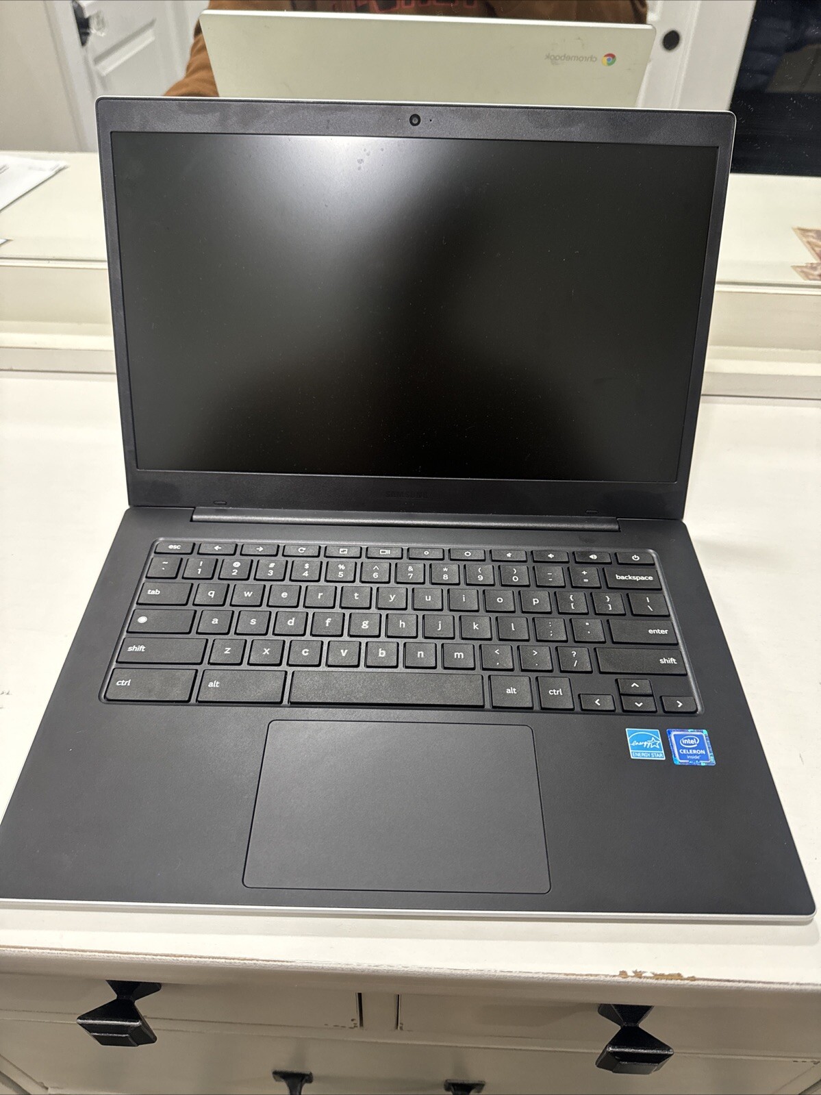 Samsung Galaxy Chromebook Go 14″ (64GB SSD, Intel Celeron N4500, 1.10 GHz, 4GB)