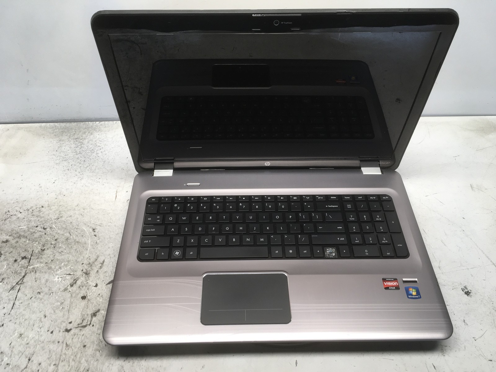 HP Pavilion DV7-4065DX AMD Phenom II N830 Triple-Core 2100MHz 4 GB NO HDD No Bat