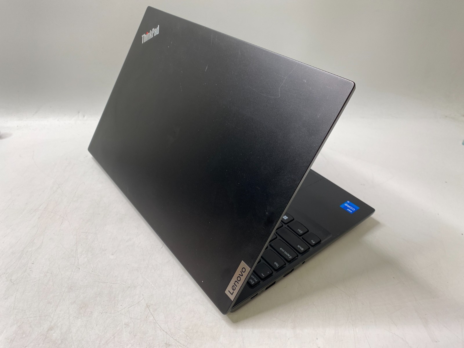 Lenovo ThinkPad E15 Gen 2 15.6″ i5-1135G7 16GB DDR4 256GB M.2 Win11H w/AC – Feet