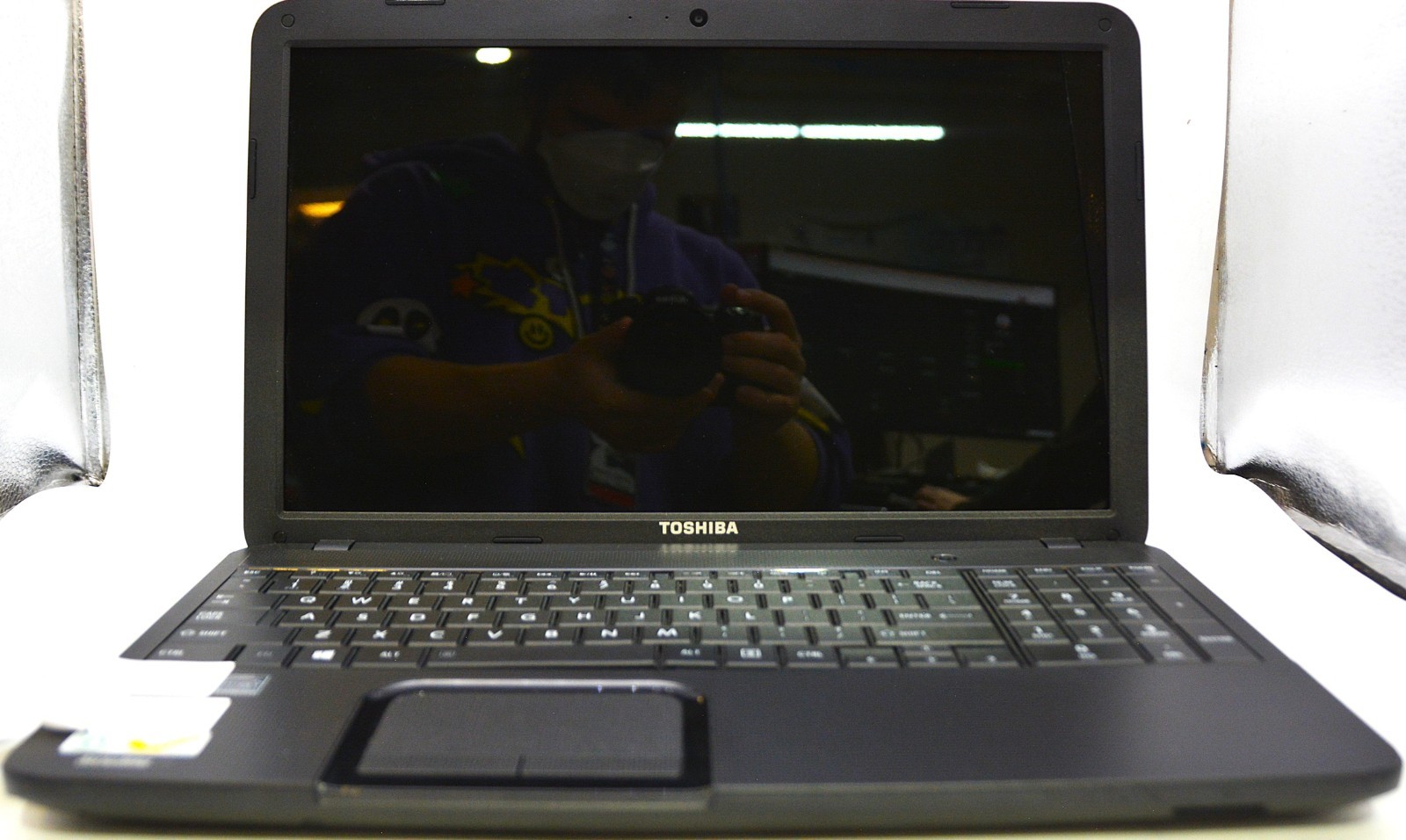Toshiba Satellite C855D AMD E1-1200 NO OS/NO STORAGE/NO AC *PARTS/REPAIR/READ*