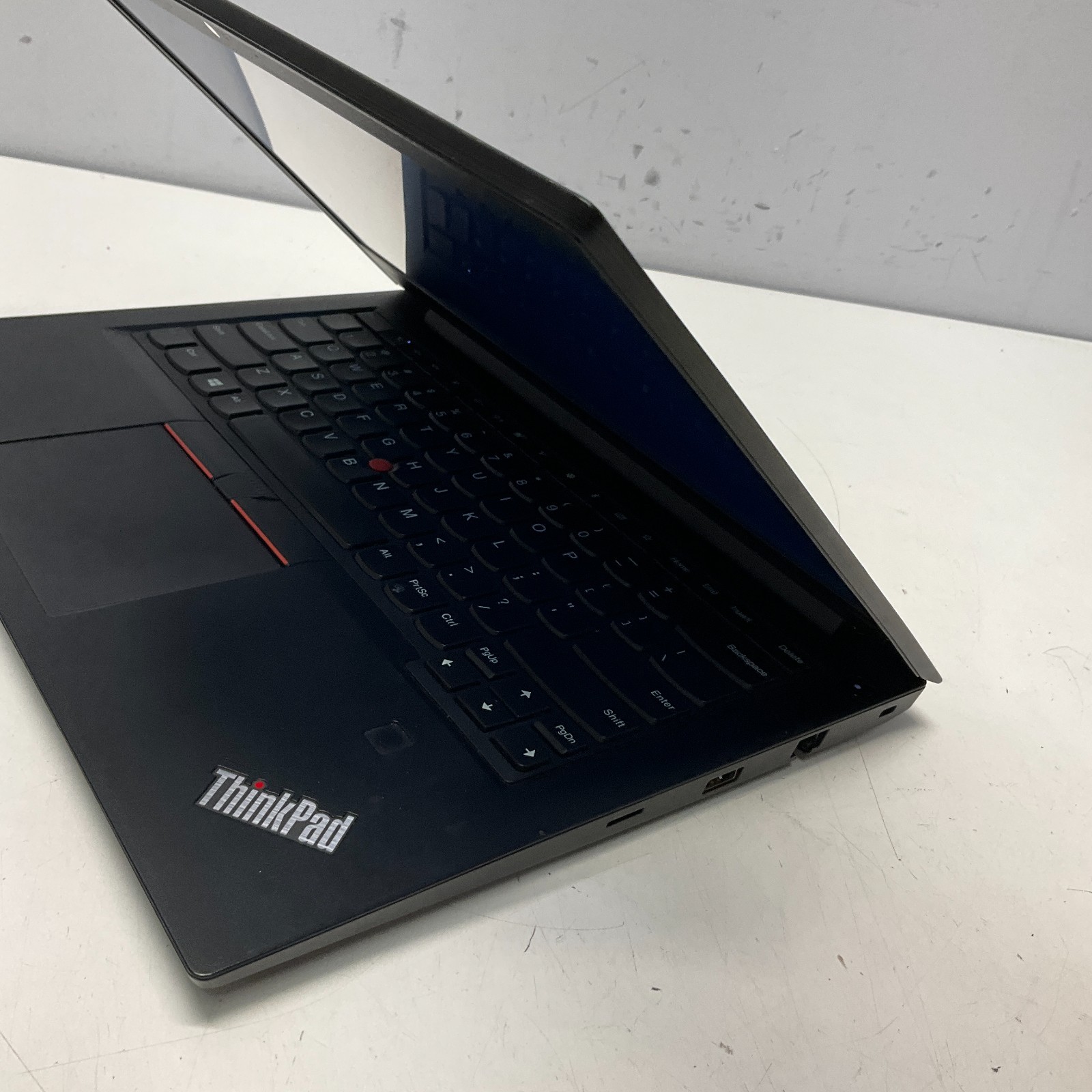 Lenovo ThinkPad E480 14″ Laptop Core i5-7200u 8GB RAM 256GB SSD Windows 10 Pro