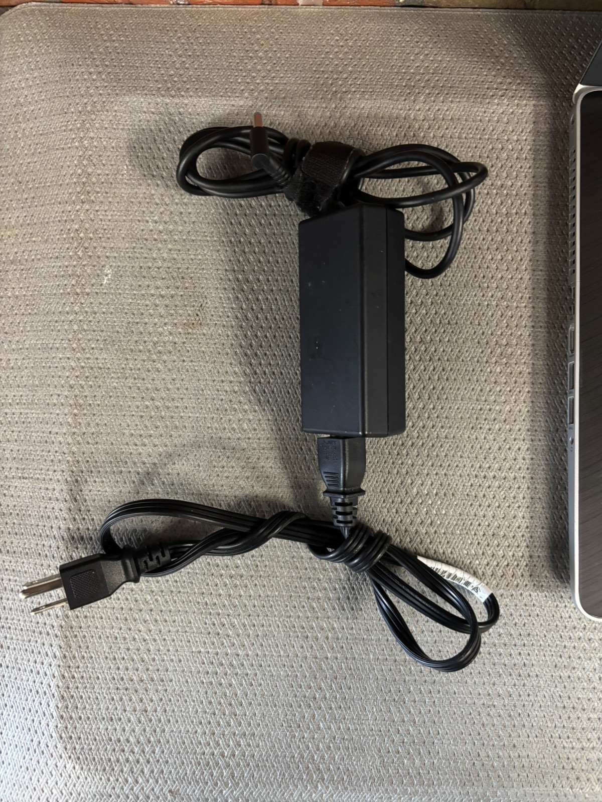 HP Laptop 17-ak0xx