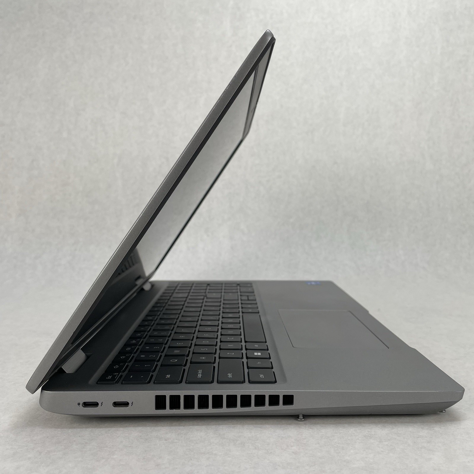 Dell Precision 3571 15.6″ i5-12500H 3.76 GHz 16 GB RAM No SSD/OS/AC